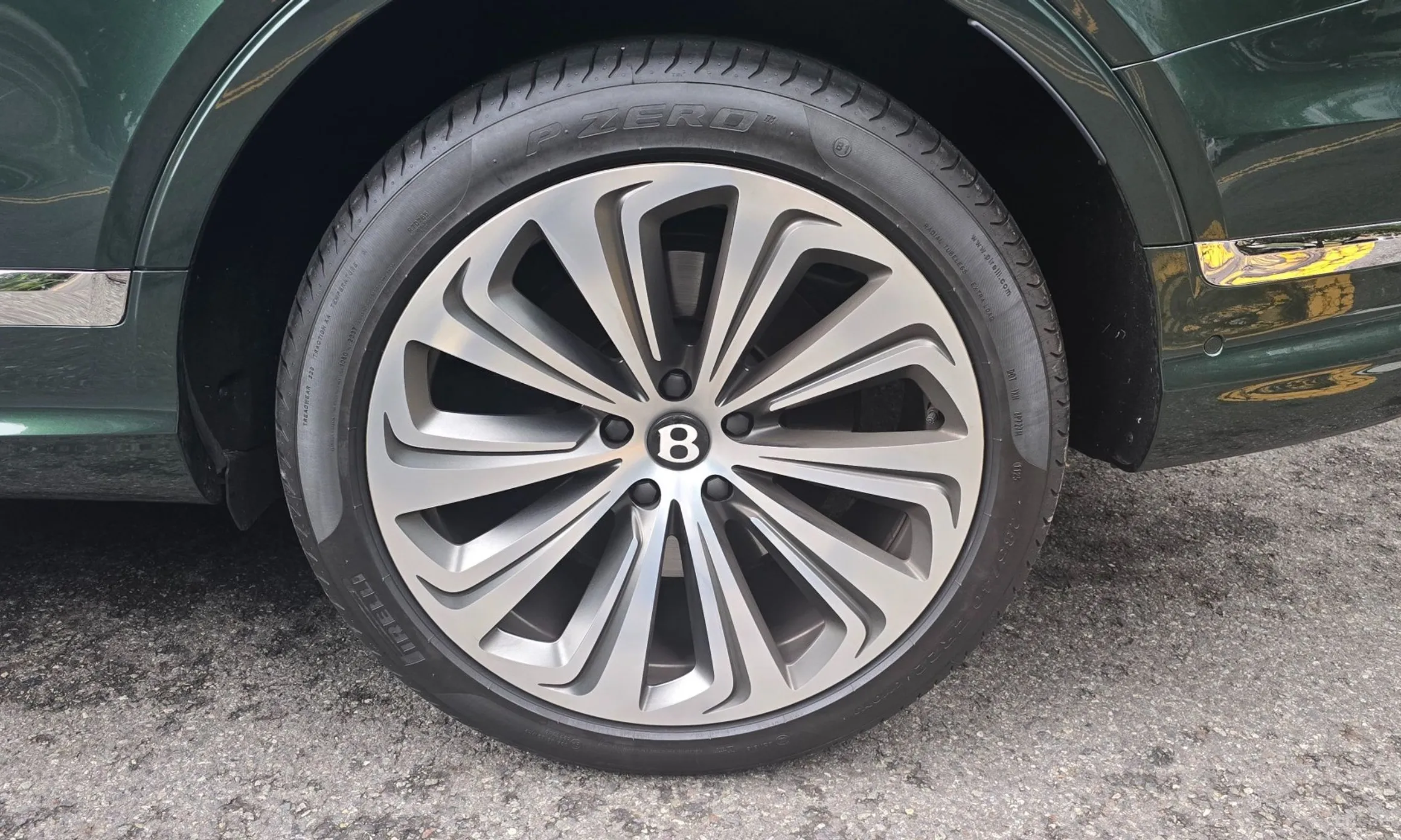 Bentley Bentayga превью 5
