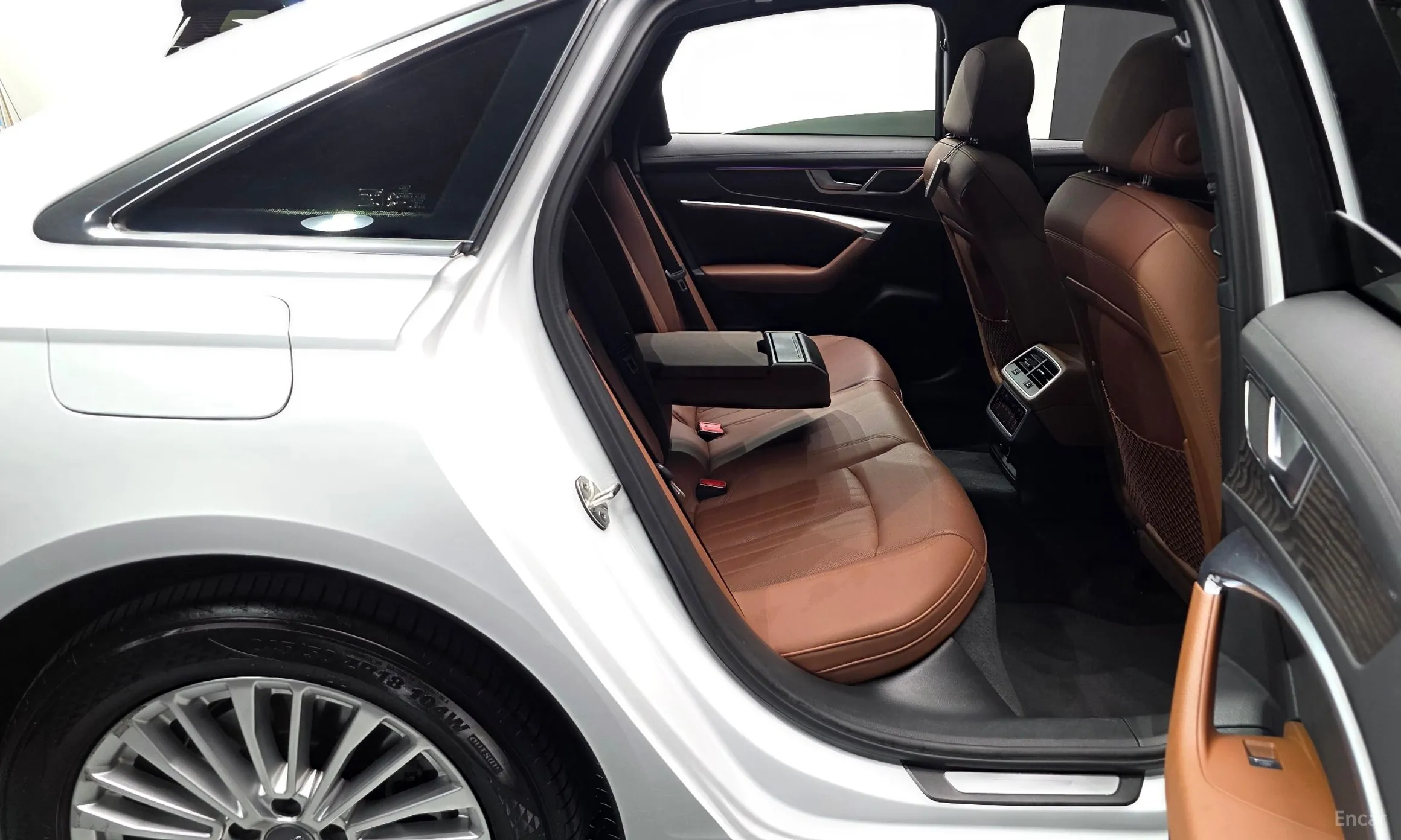 Audi A6 (C8) превью 12