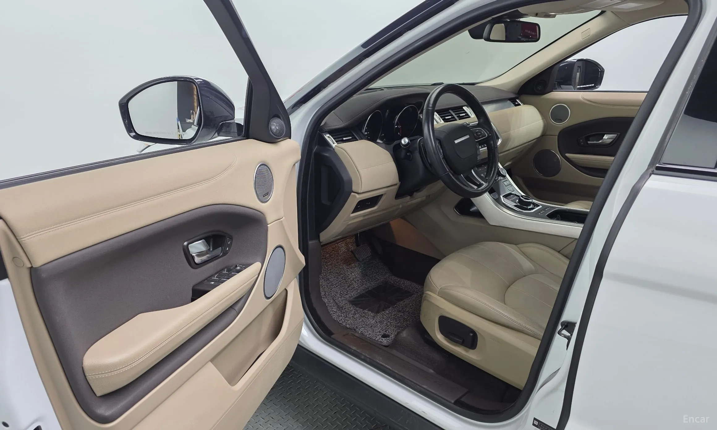 Land Rover Range Rover Evoque превью 10