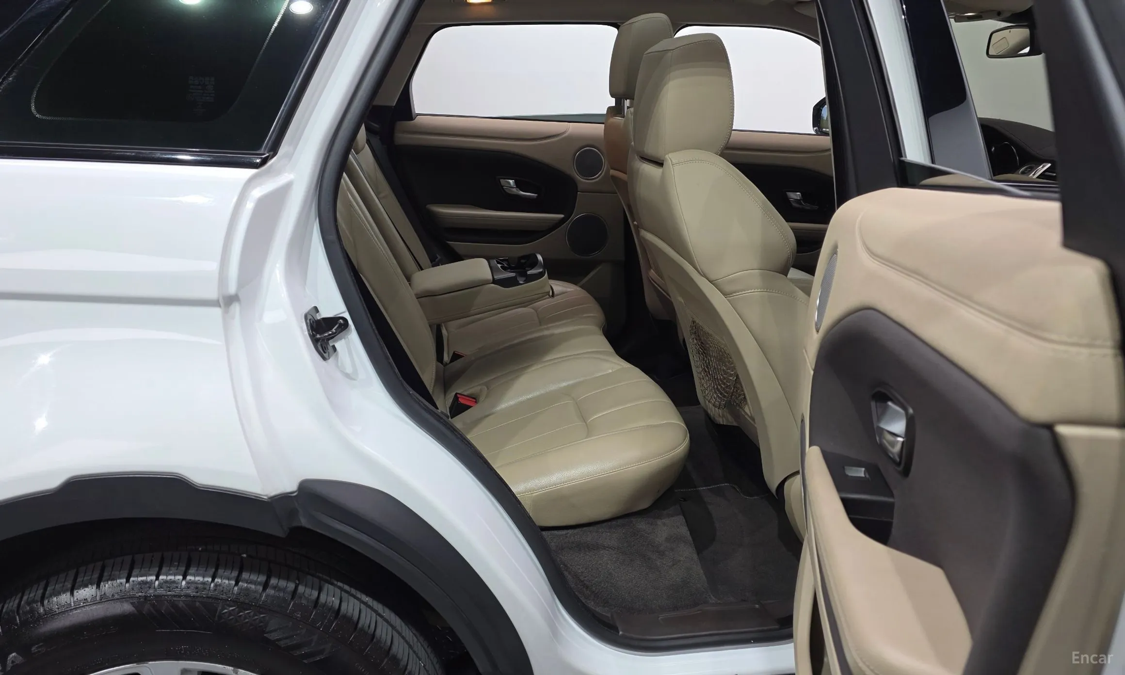 Land Rover Range Rover Evoque превью 11
