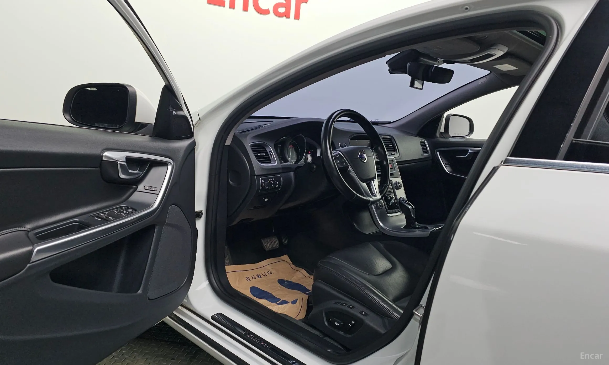 Volvo S60 превью 10
