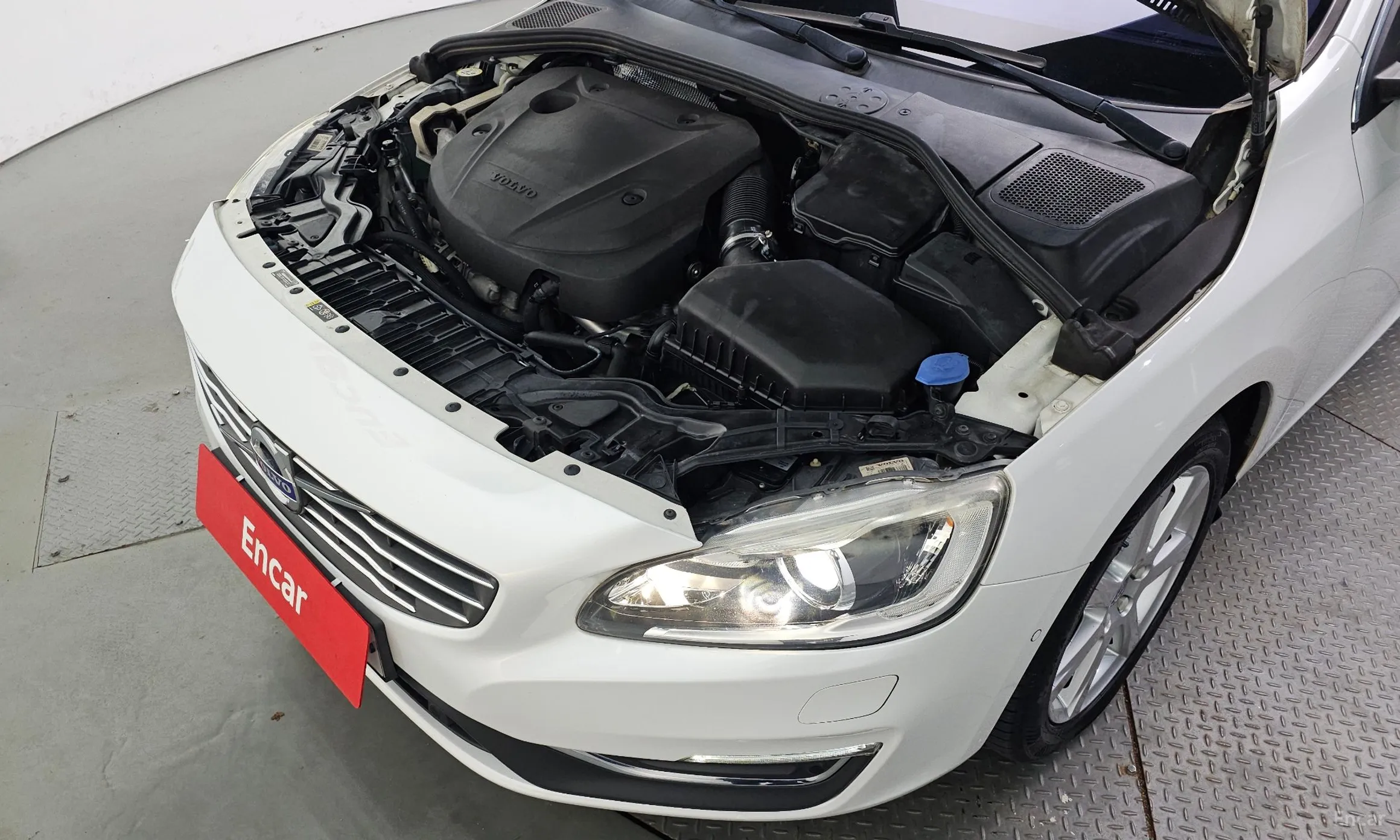 Volvo S60 превью 6