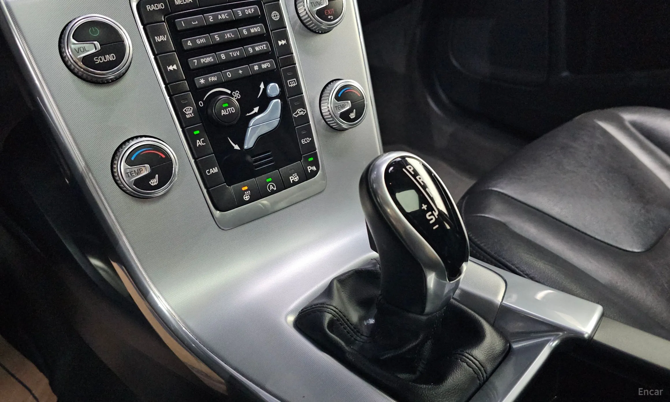 Volvo S60 превью 9