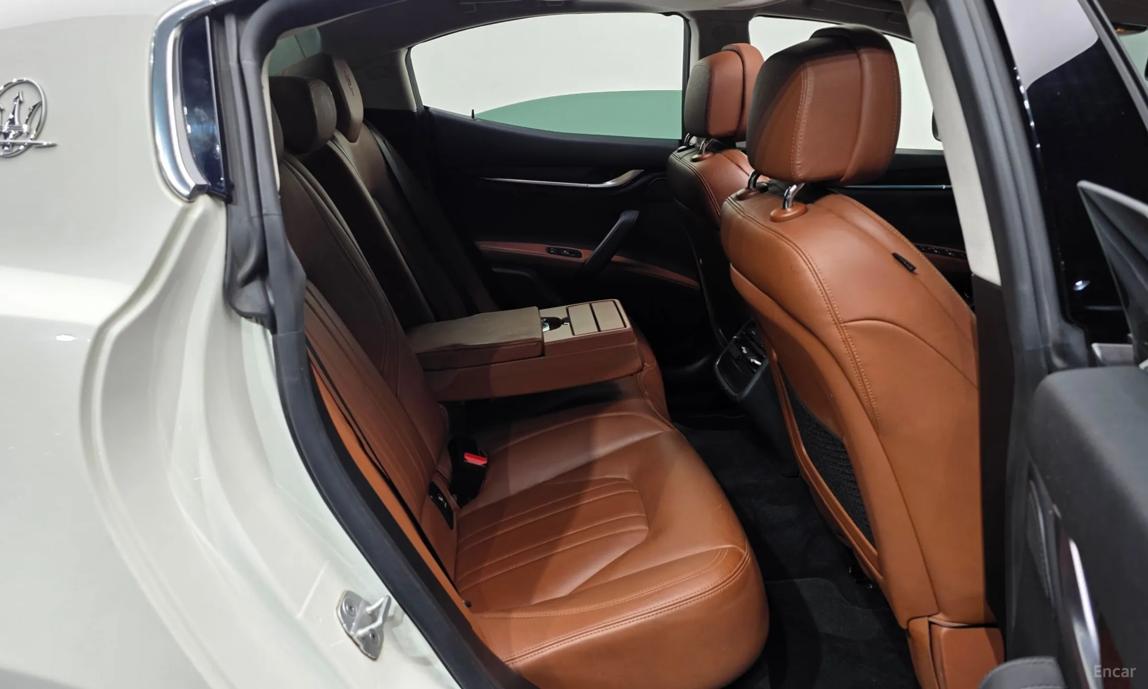 Maserati Ghibli превью 12