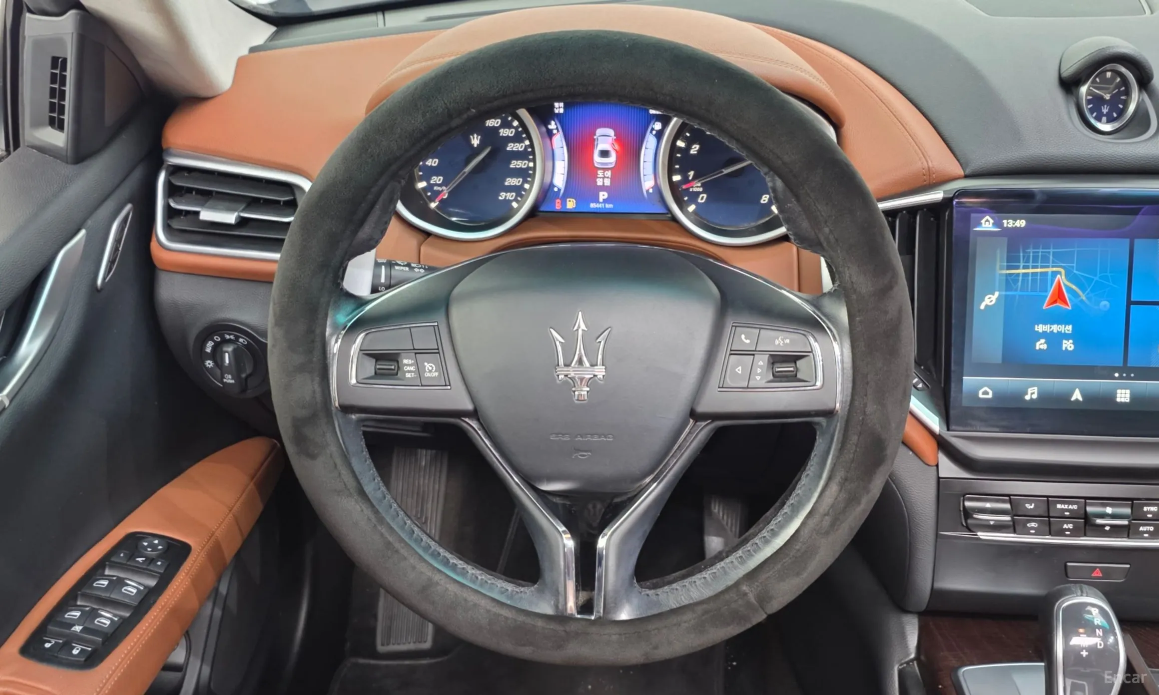 Maserati Ghibli превью 13