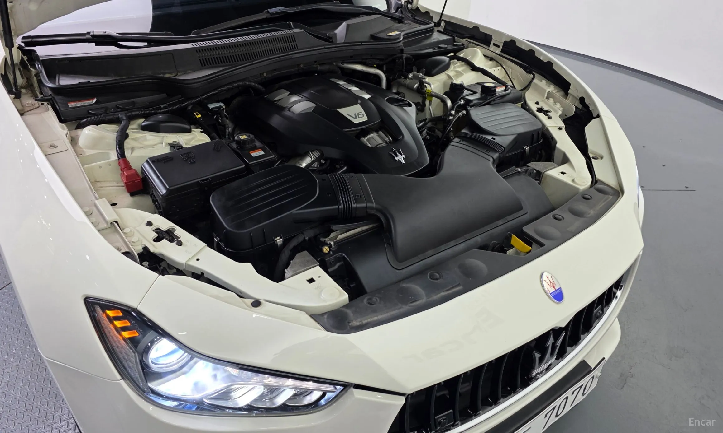 Maserati Ghibli превью 6