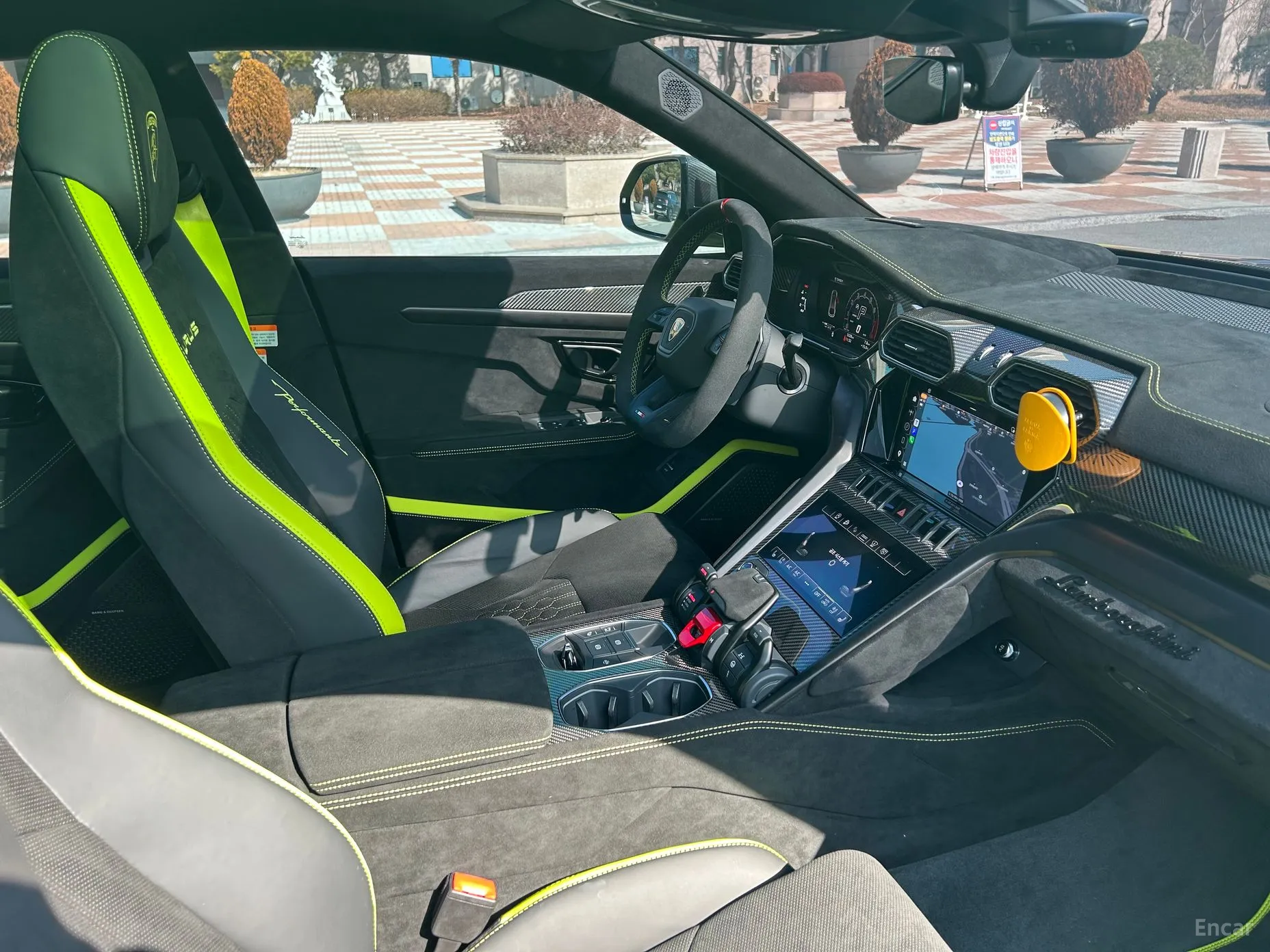 Lamborghini Urus превью 9