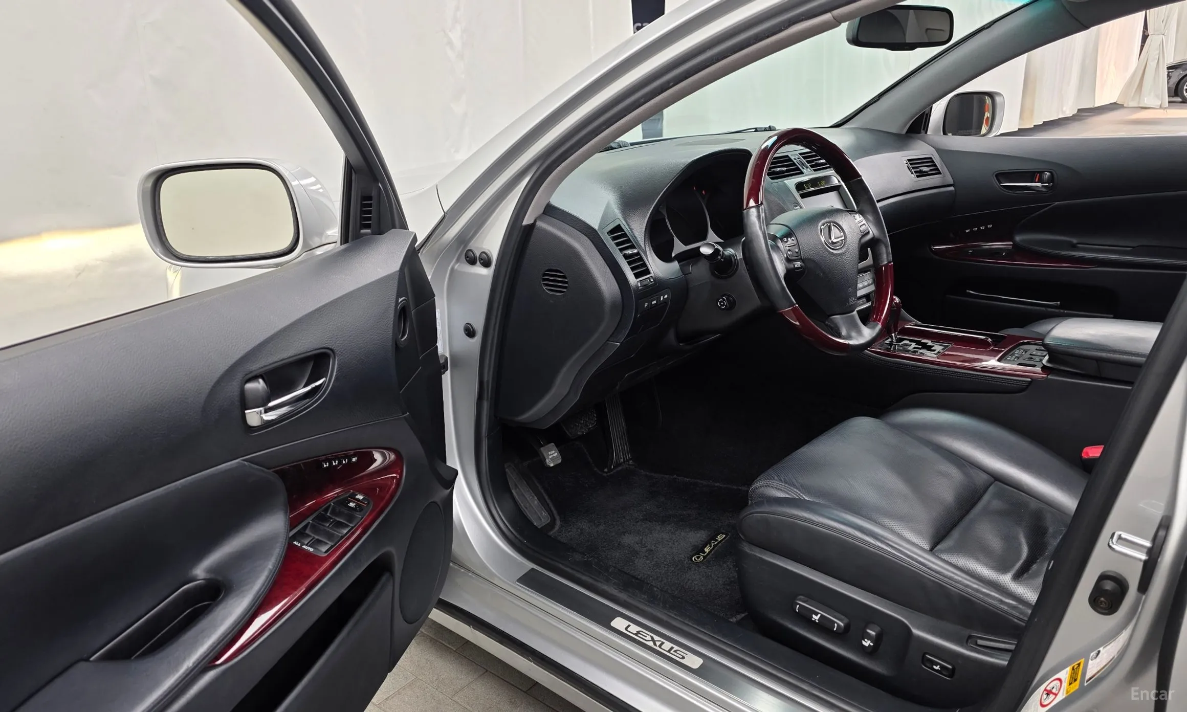 Lexus GS300 превью 10