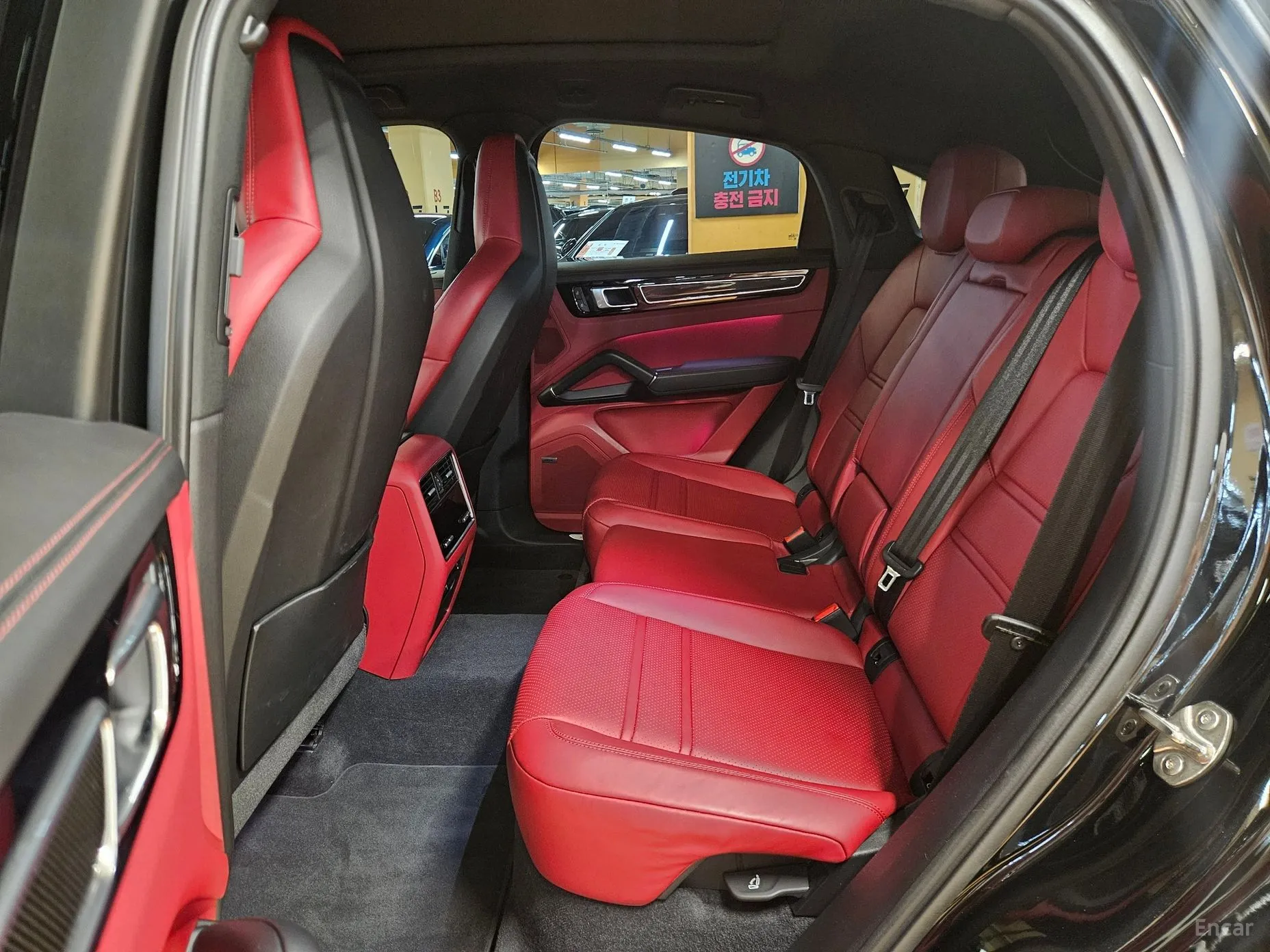 Porsche Cayenne (PO536) превью 17
