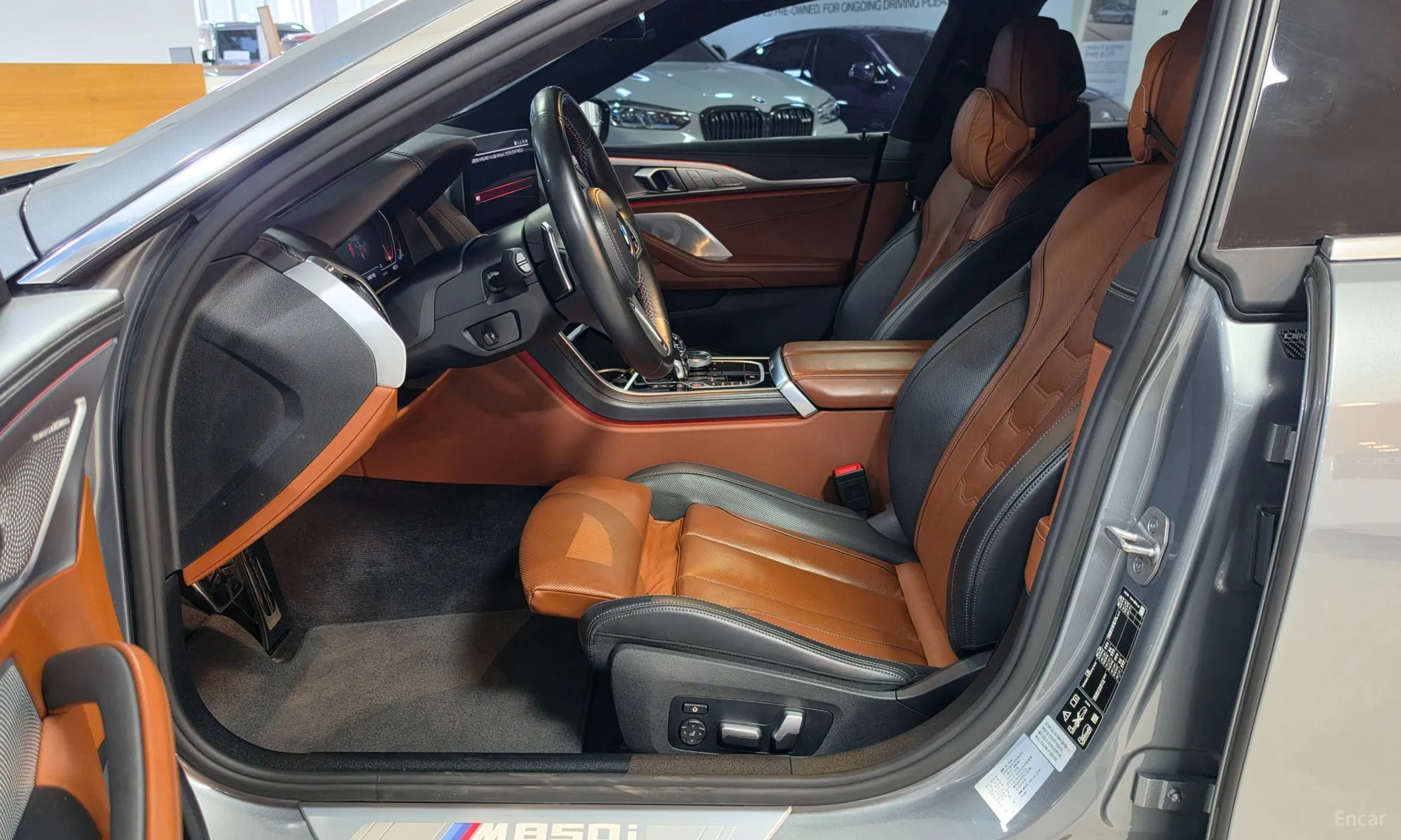 BMW 8-series (G15) превью 10