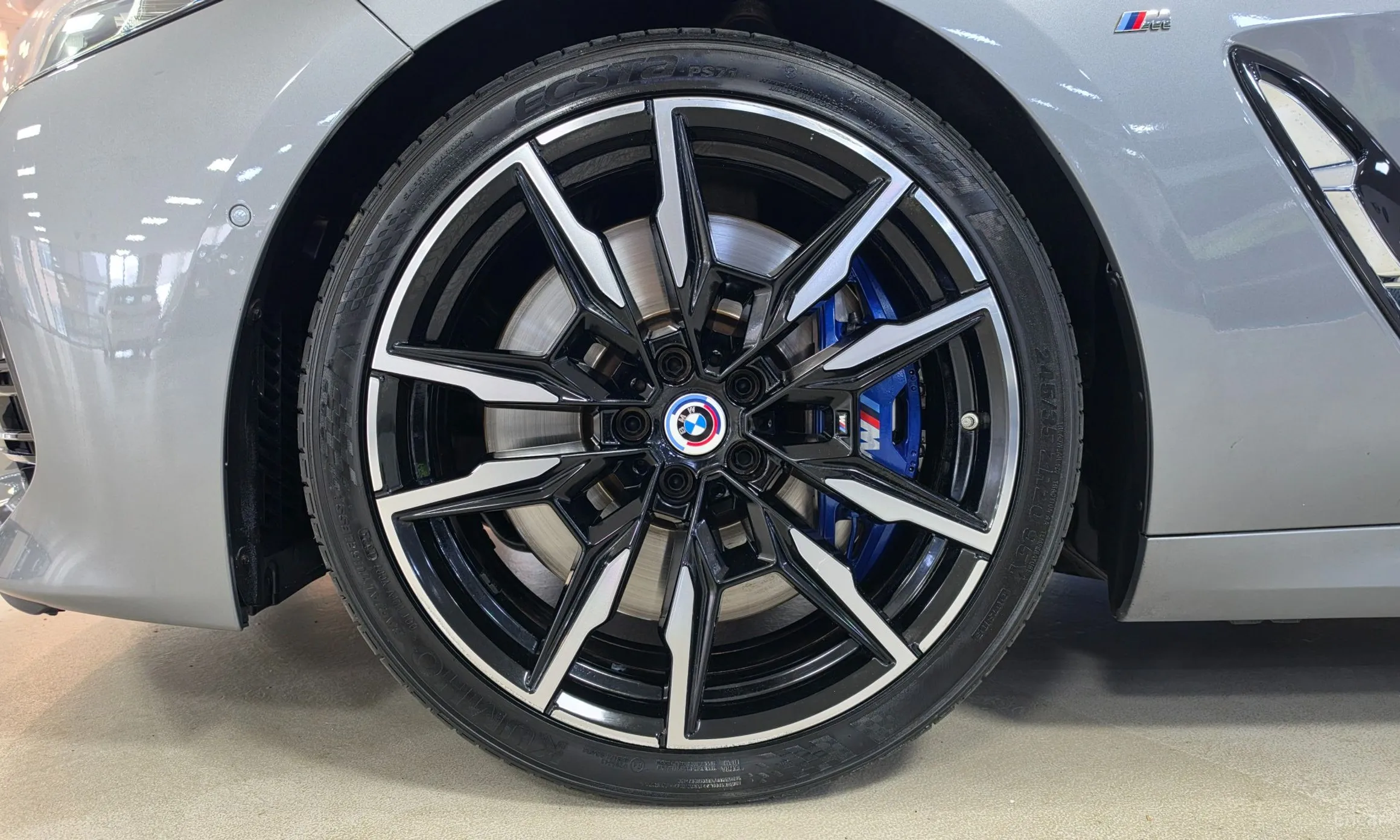 BMW 8-series (G15) превью 5