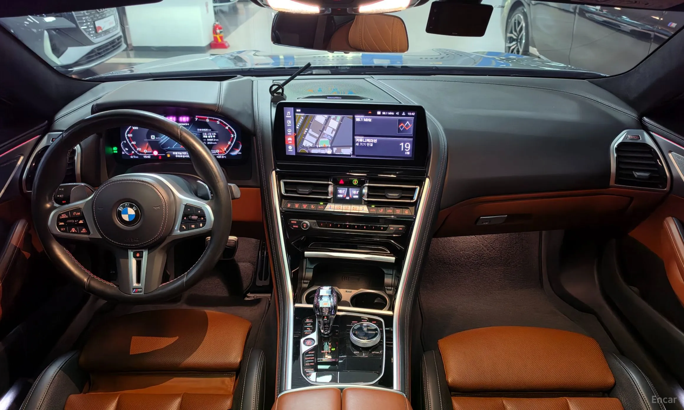 BMW 8-series (G15) превью 7