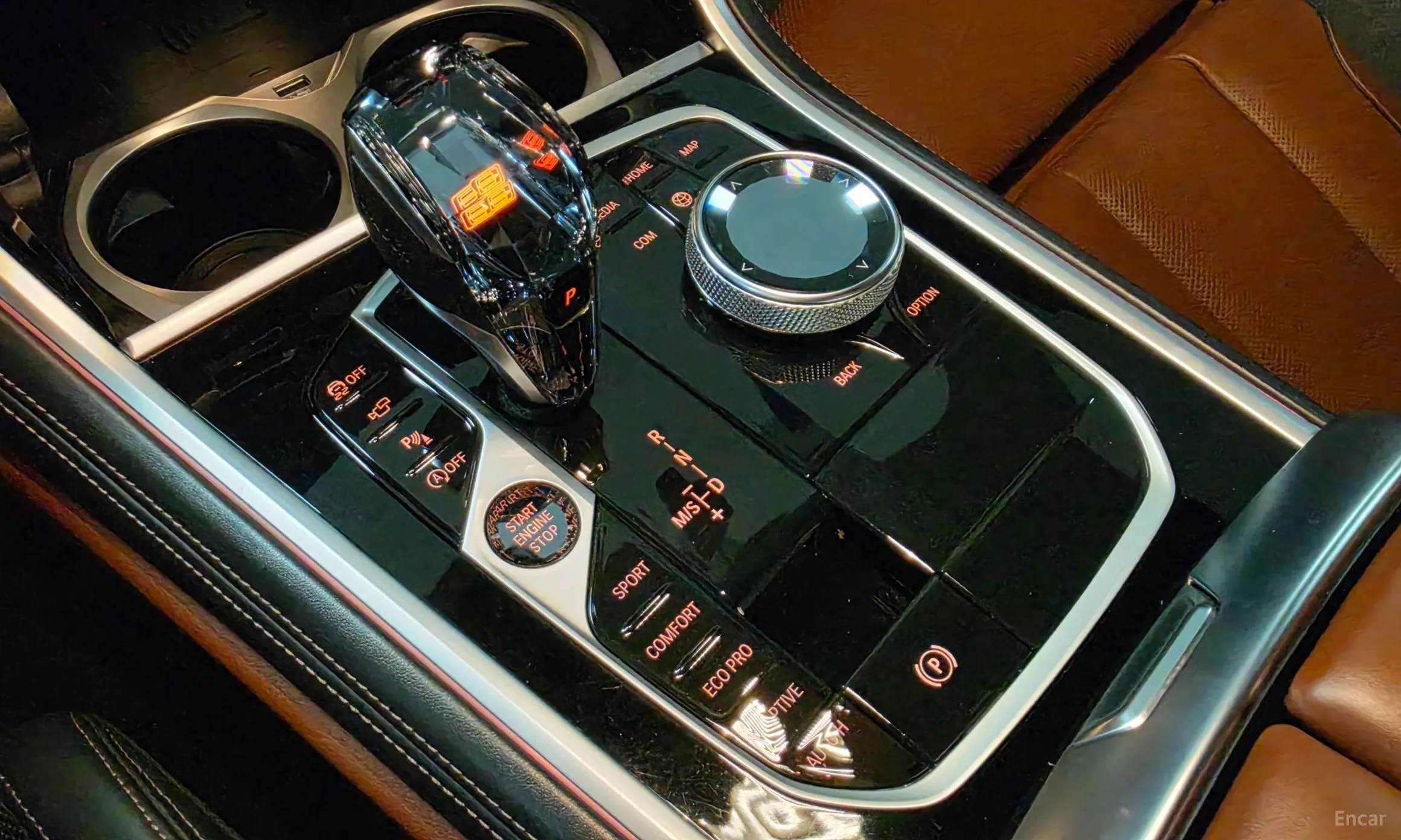 BMW 8-series (G15) превью 9