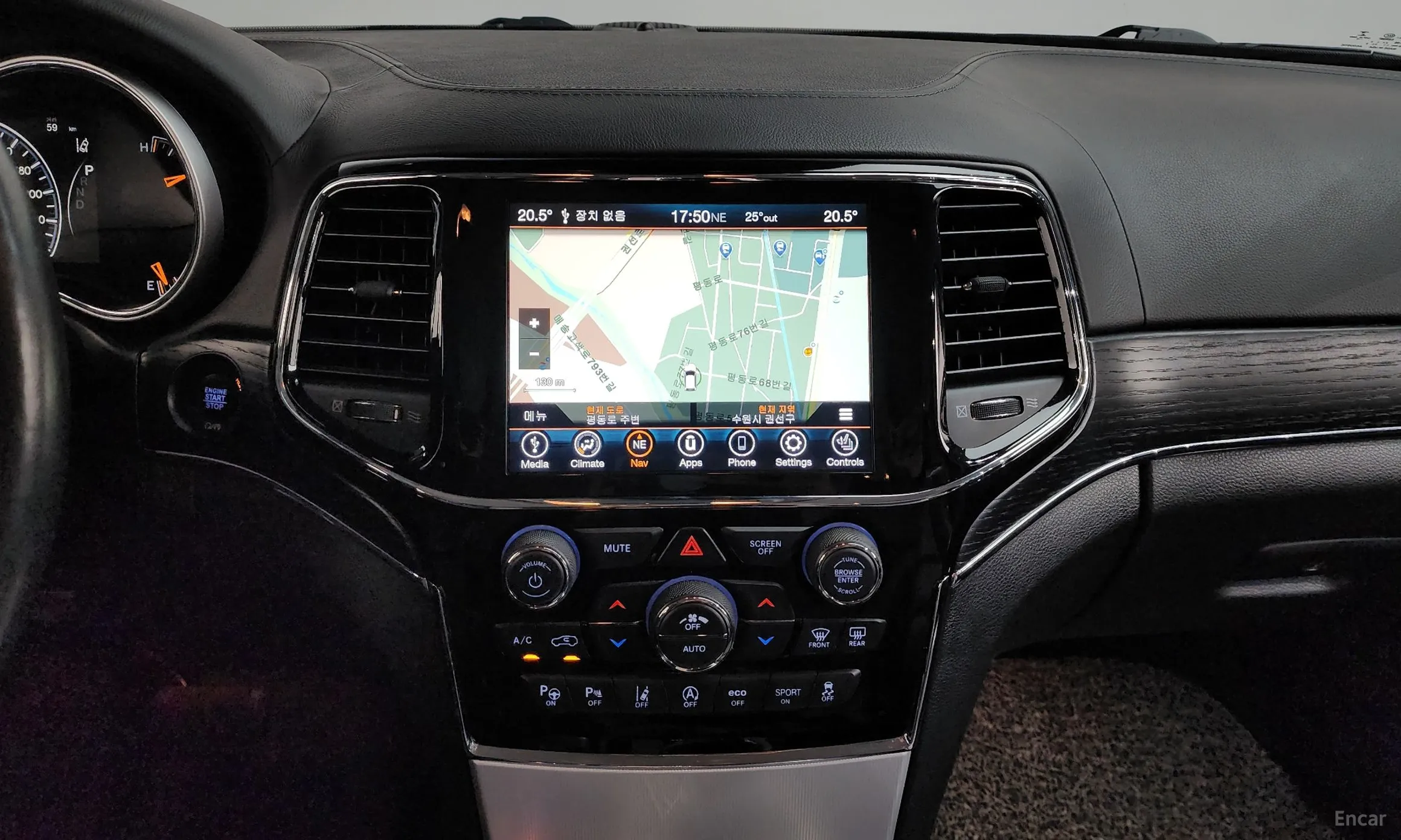 Jeep Grand Cherokee превью 12