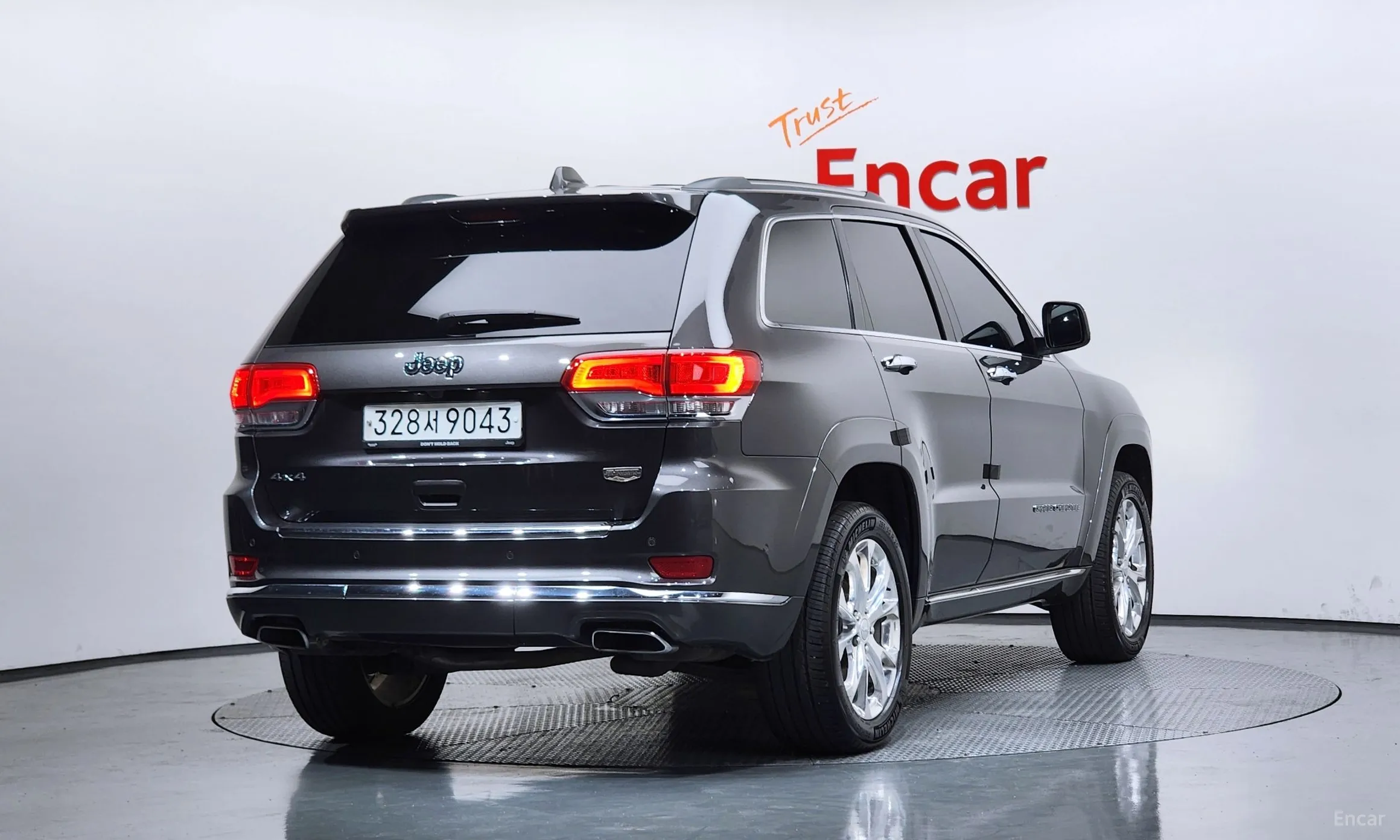 Jeep Grand Cherokee превью 2