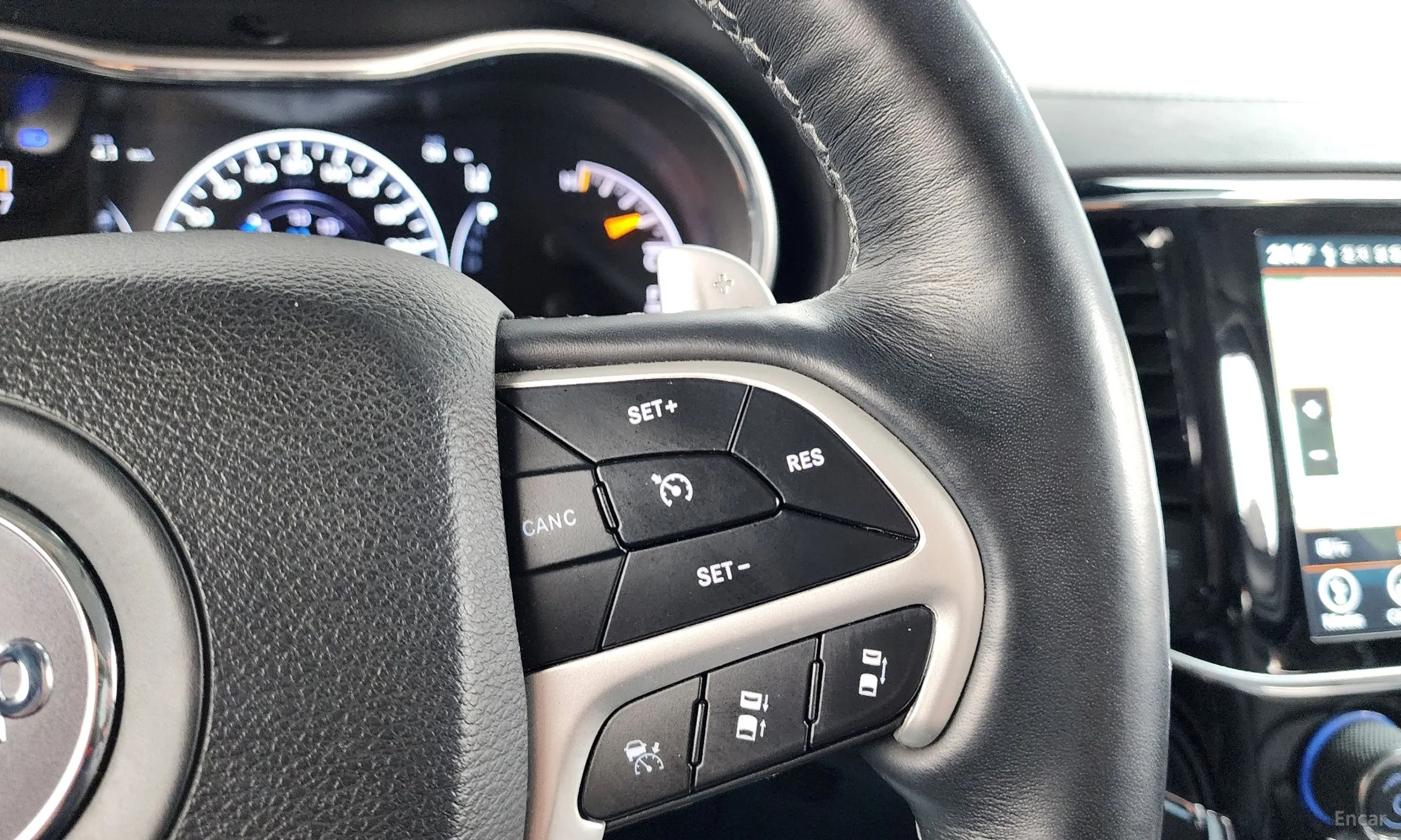Jeep Grand Cherokee превью 18