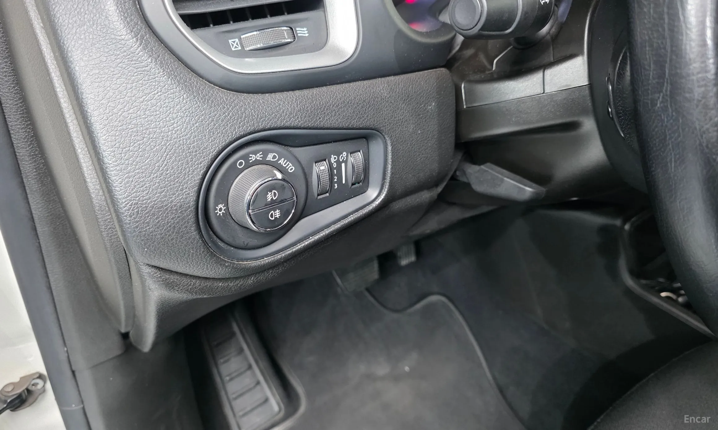 Jeep Renegade превью 18