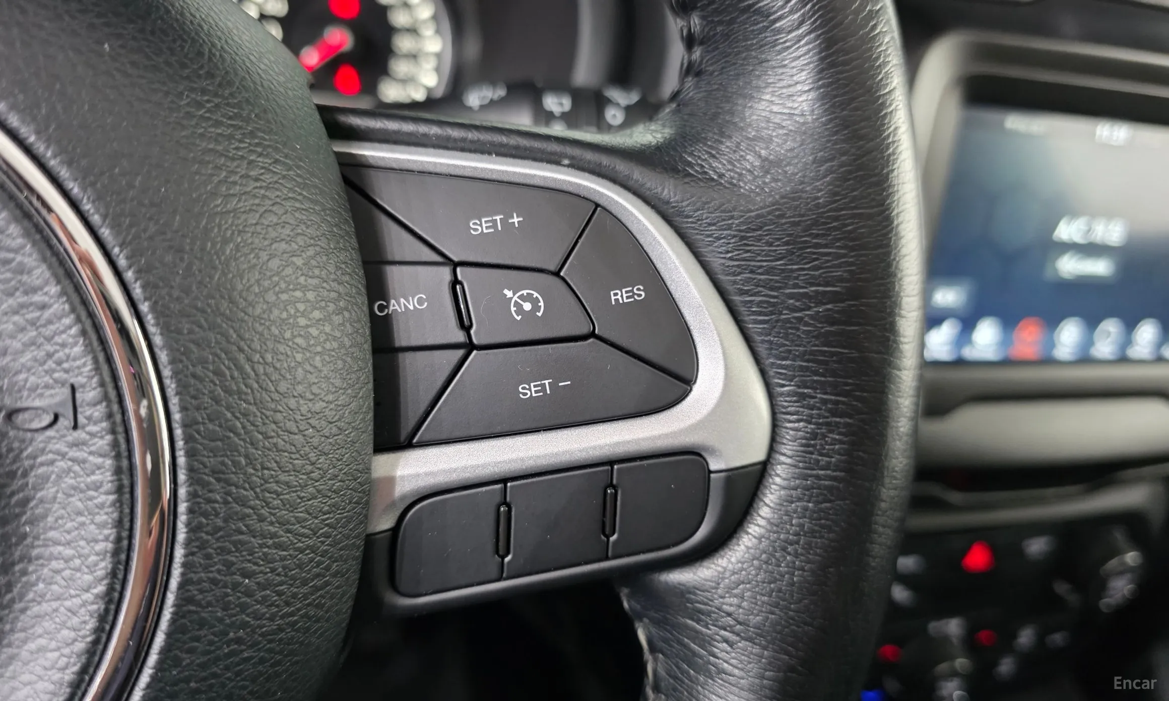 Jeep Renegade превью 20
