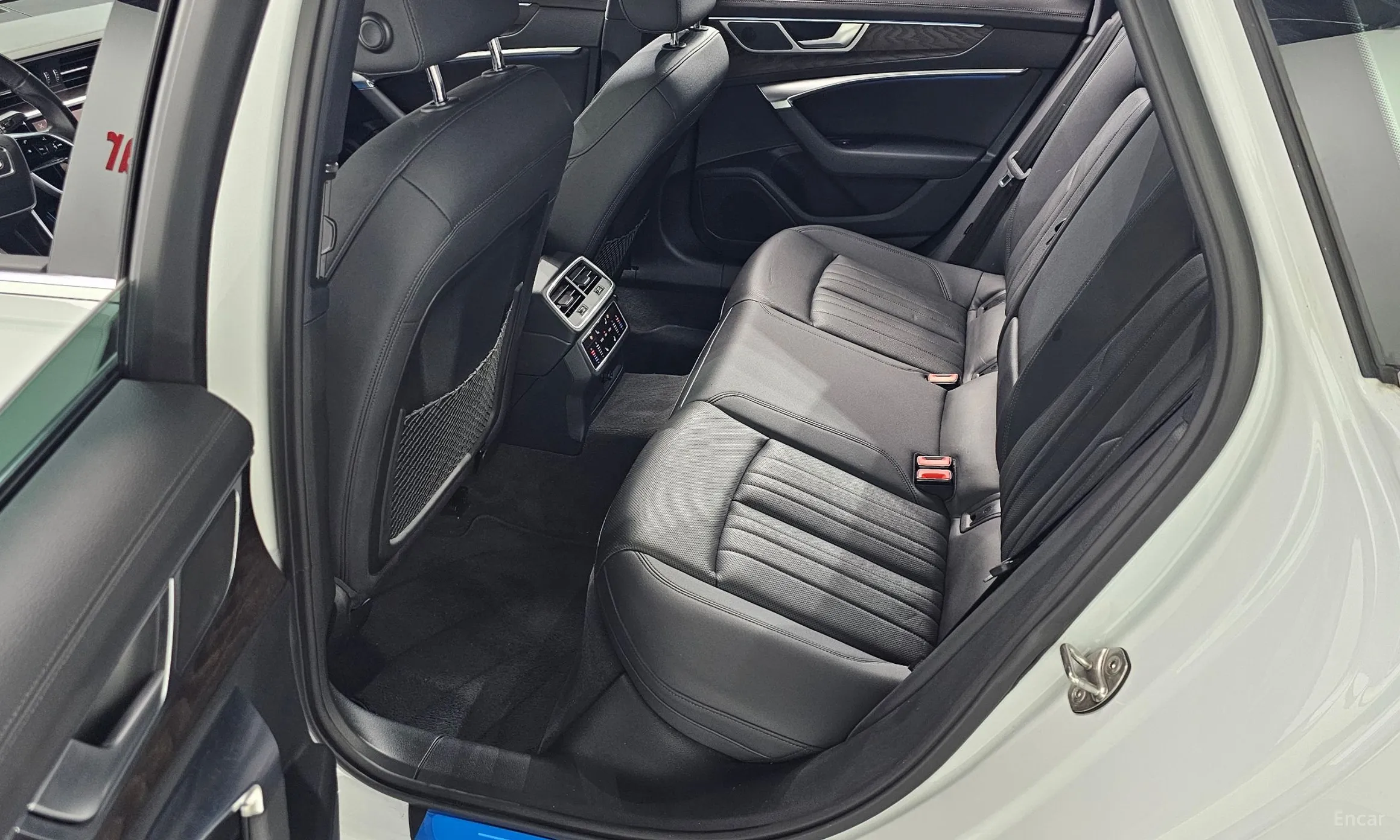 Audi A6 (C8) превью 11