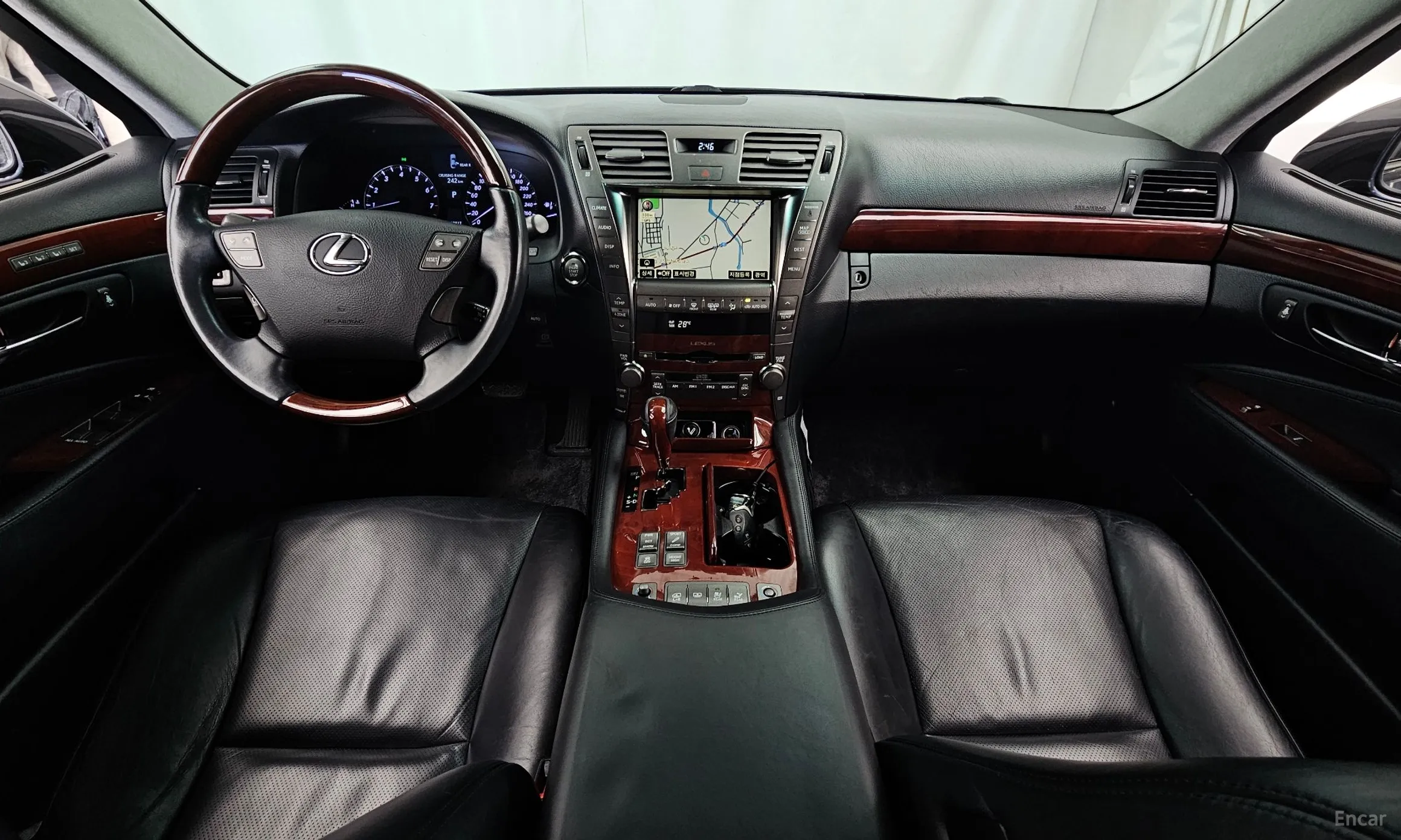 Lexus LS460 превью 7