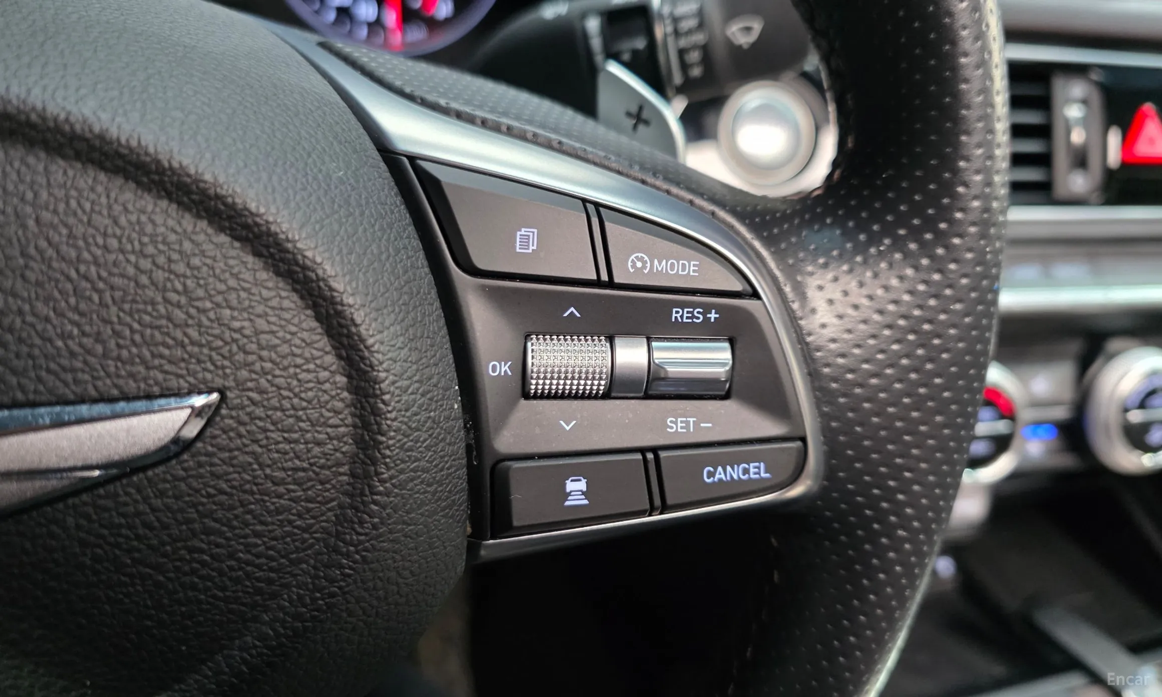 Genesis G70 превью 14