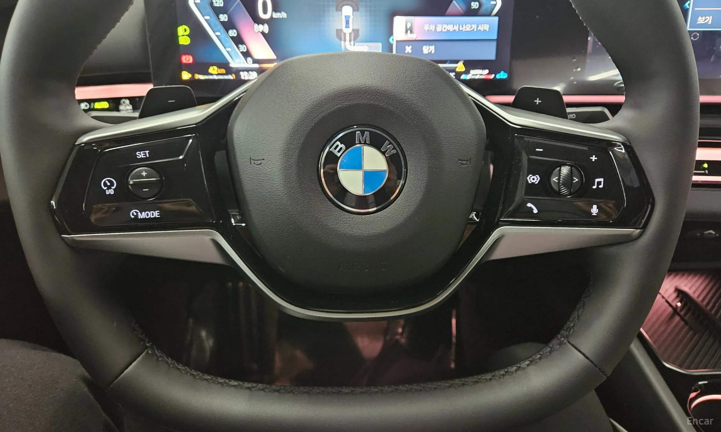 BMW 5 Series (G60) превью 13