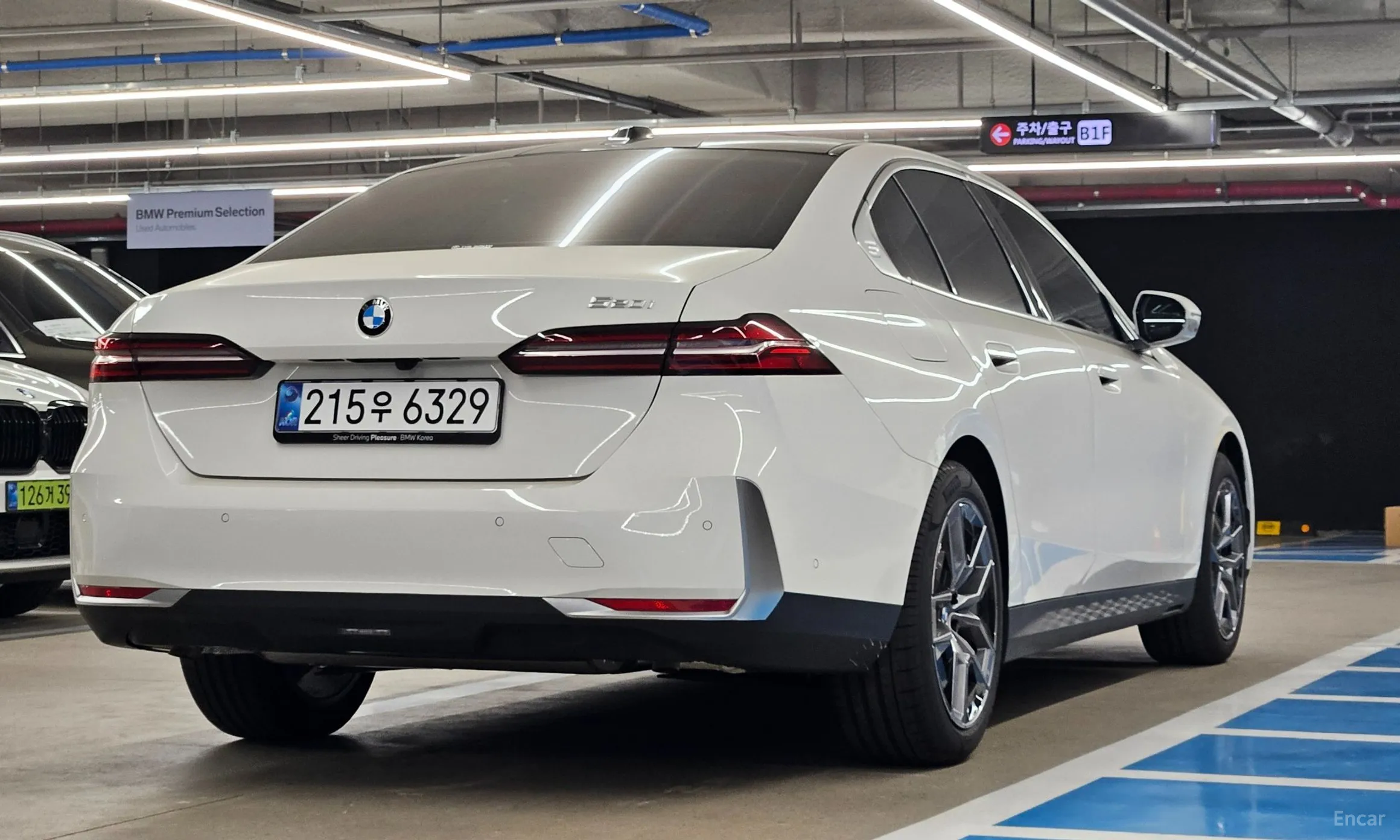 BMW 5 Series (G60)