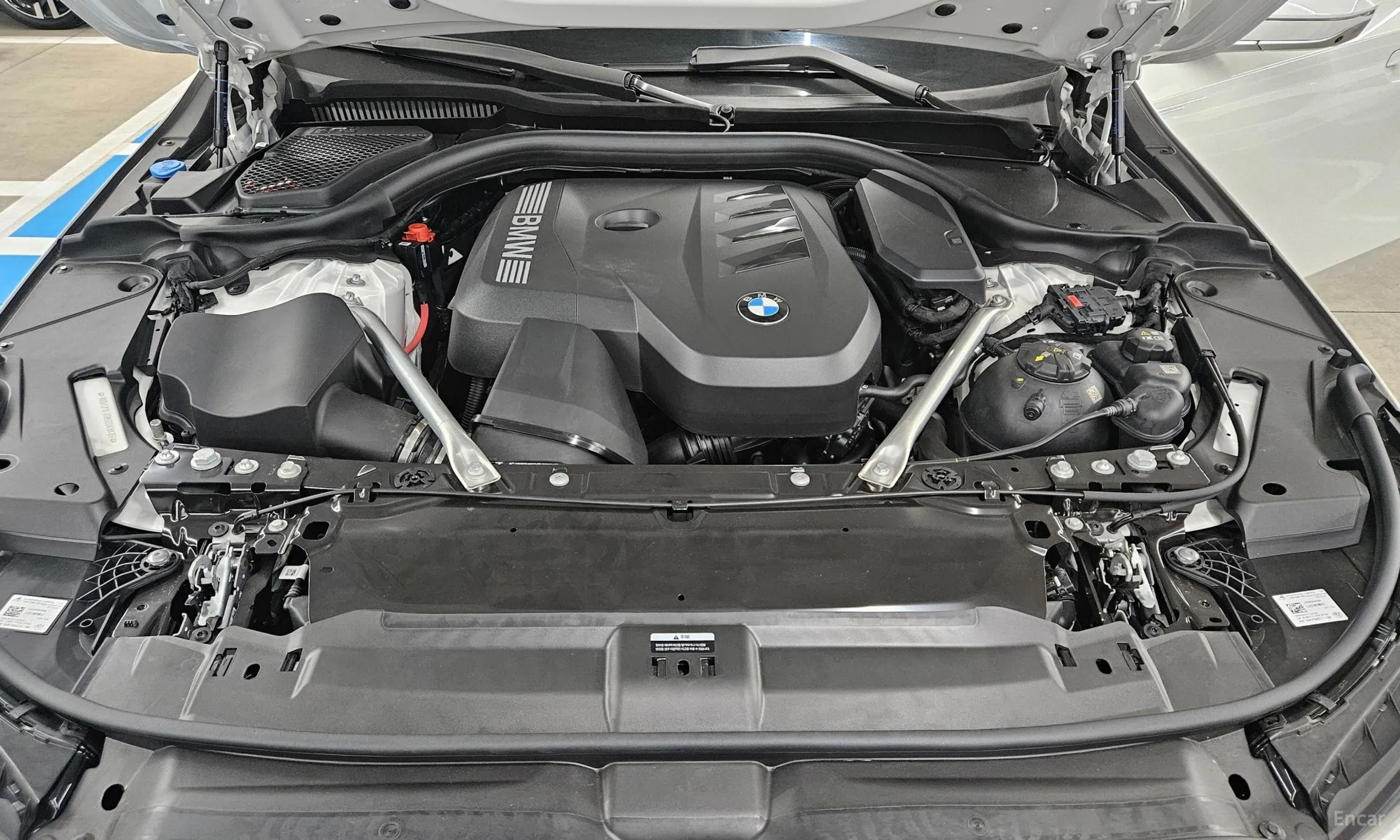 BMW 5 Series (G60) превью 6