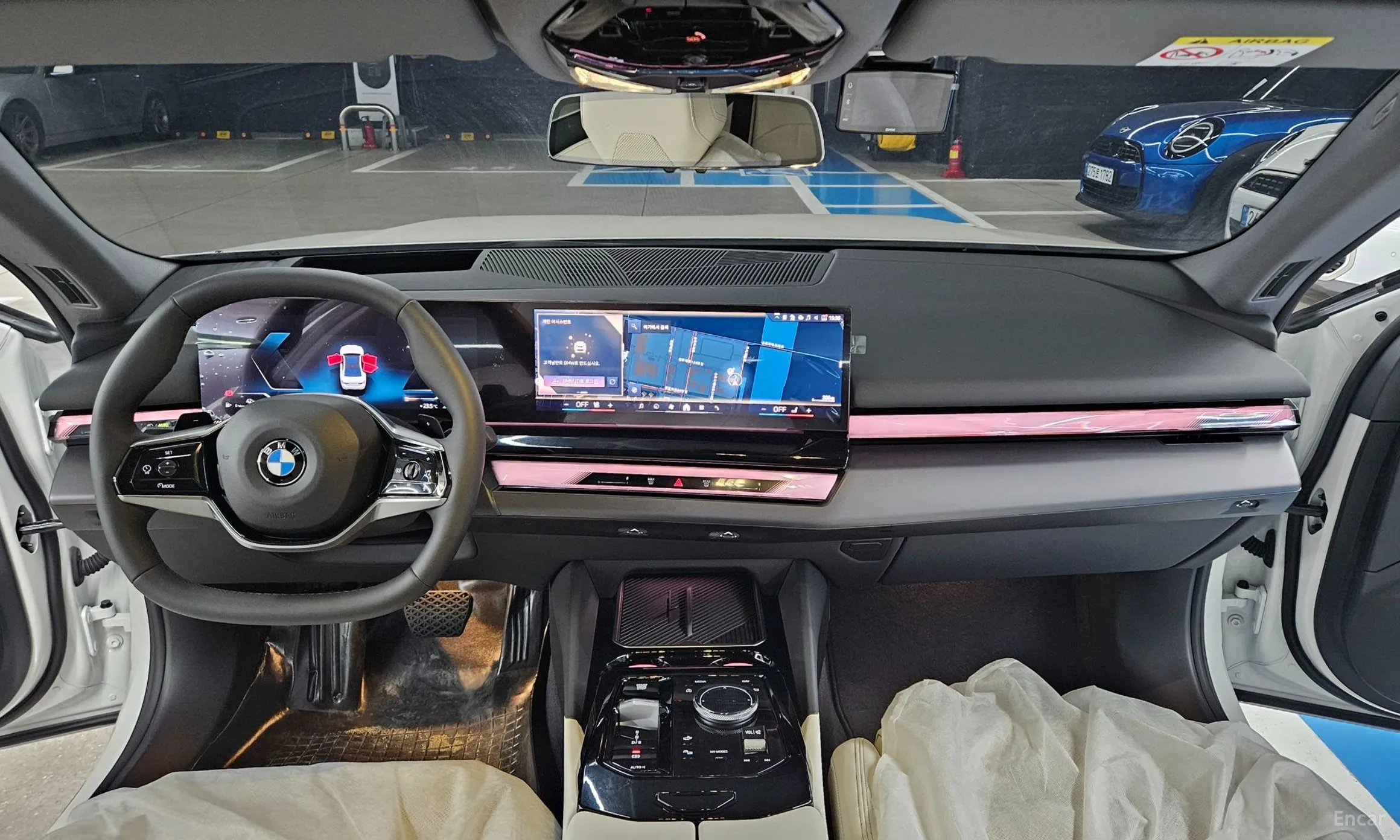 BMW 5 Series (G60) превью 7