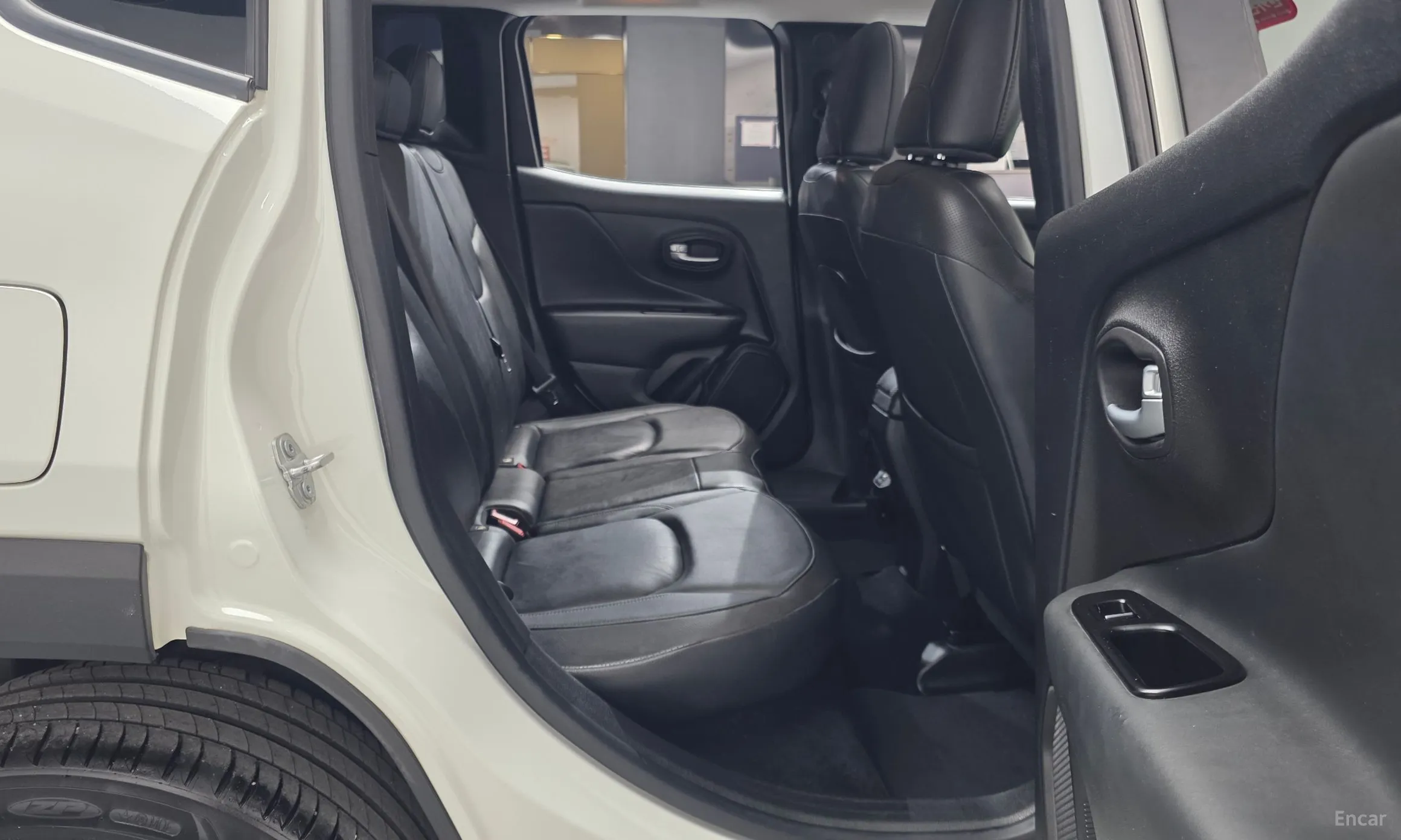 Jeep Renegade превью 12