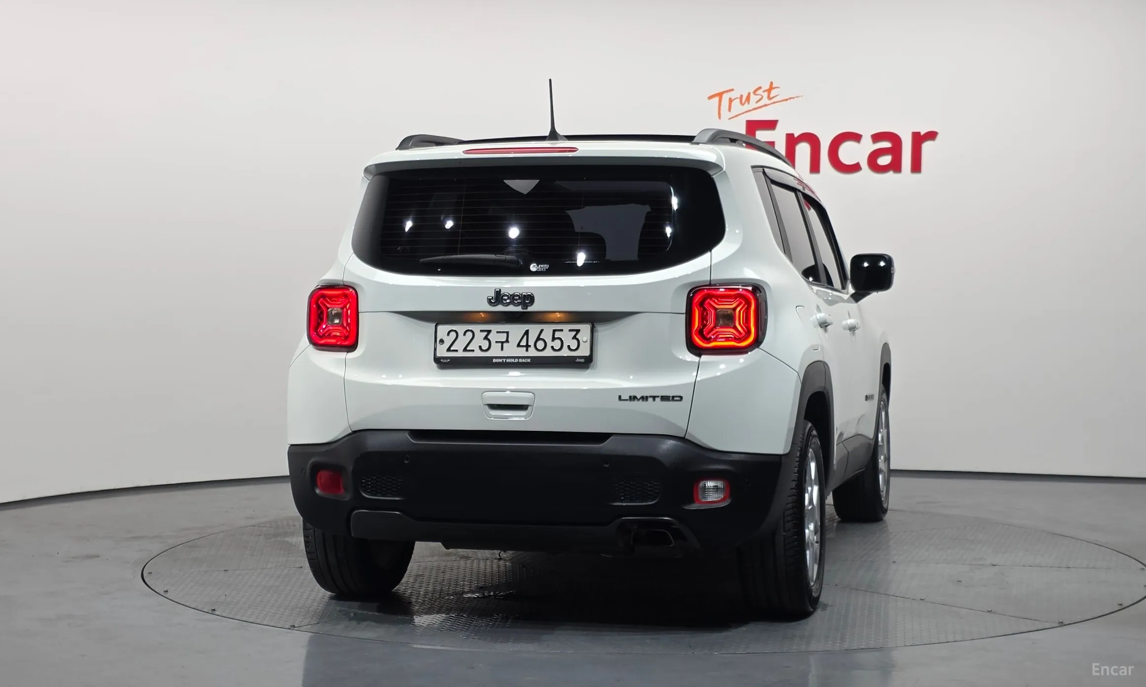 Jeep Renegade превью 4