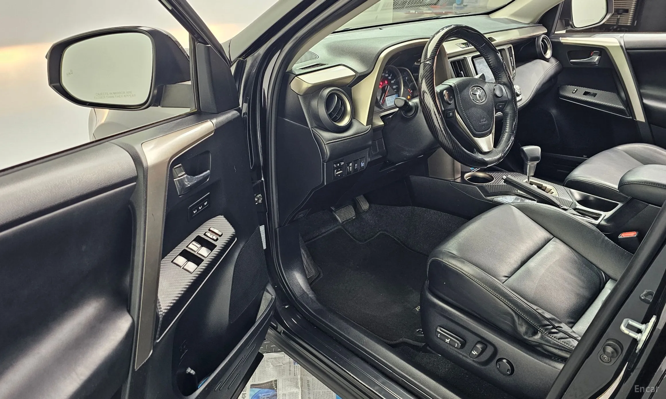 Toyota RAV4 превью 10