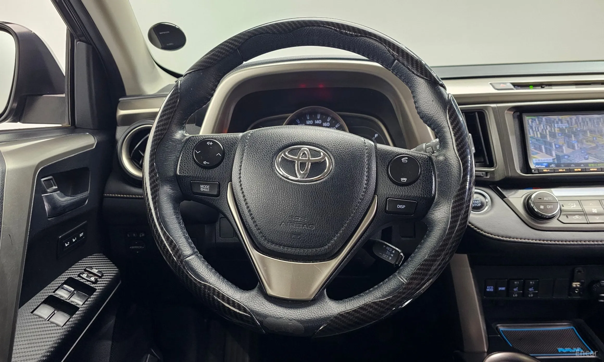 Toyota RAV4 превью 13