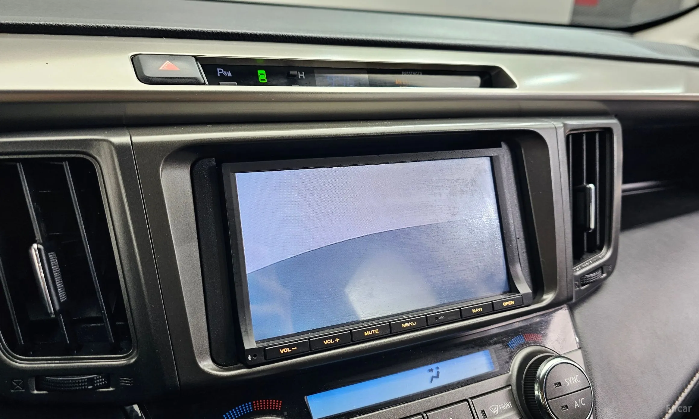 Toyota RAV4 превью 14