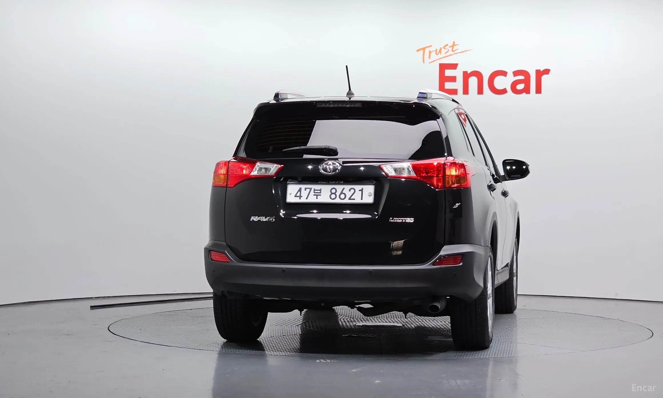 Toyota RAV4 превью 4