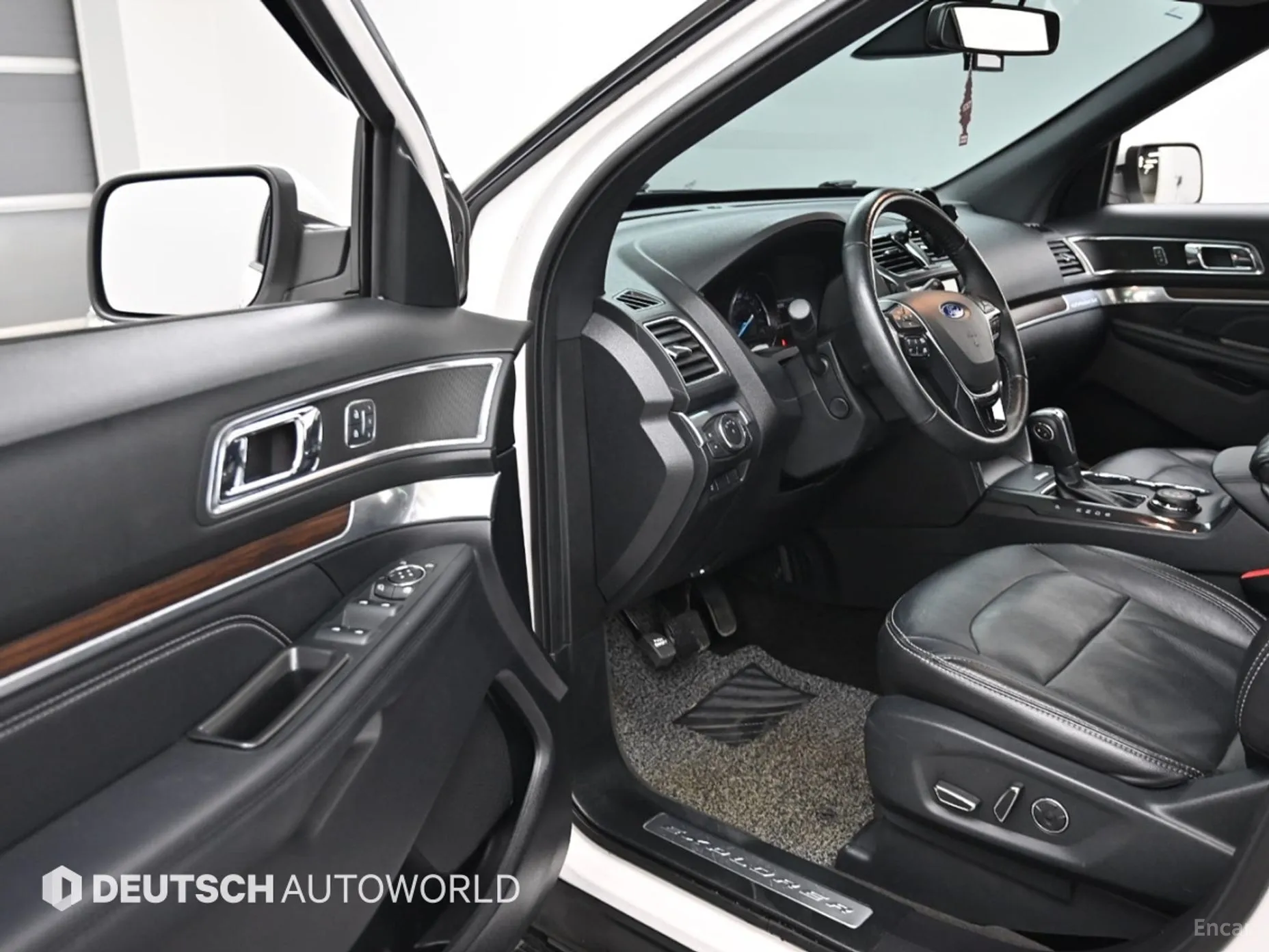 Ford Explorer превью 11