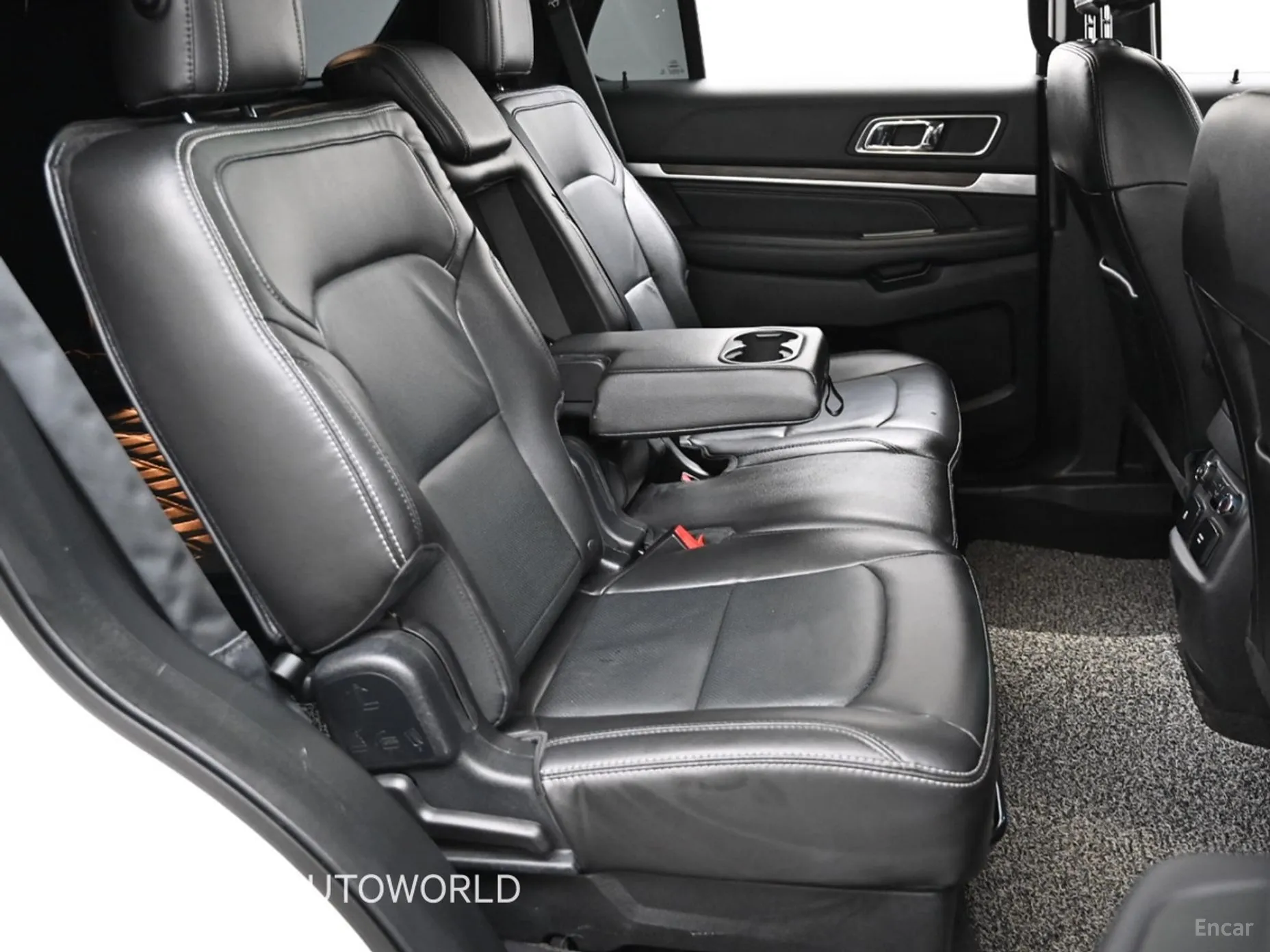 Ford Explorer превью 12