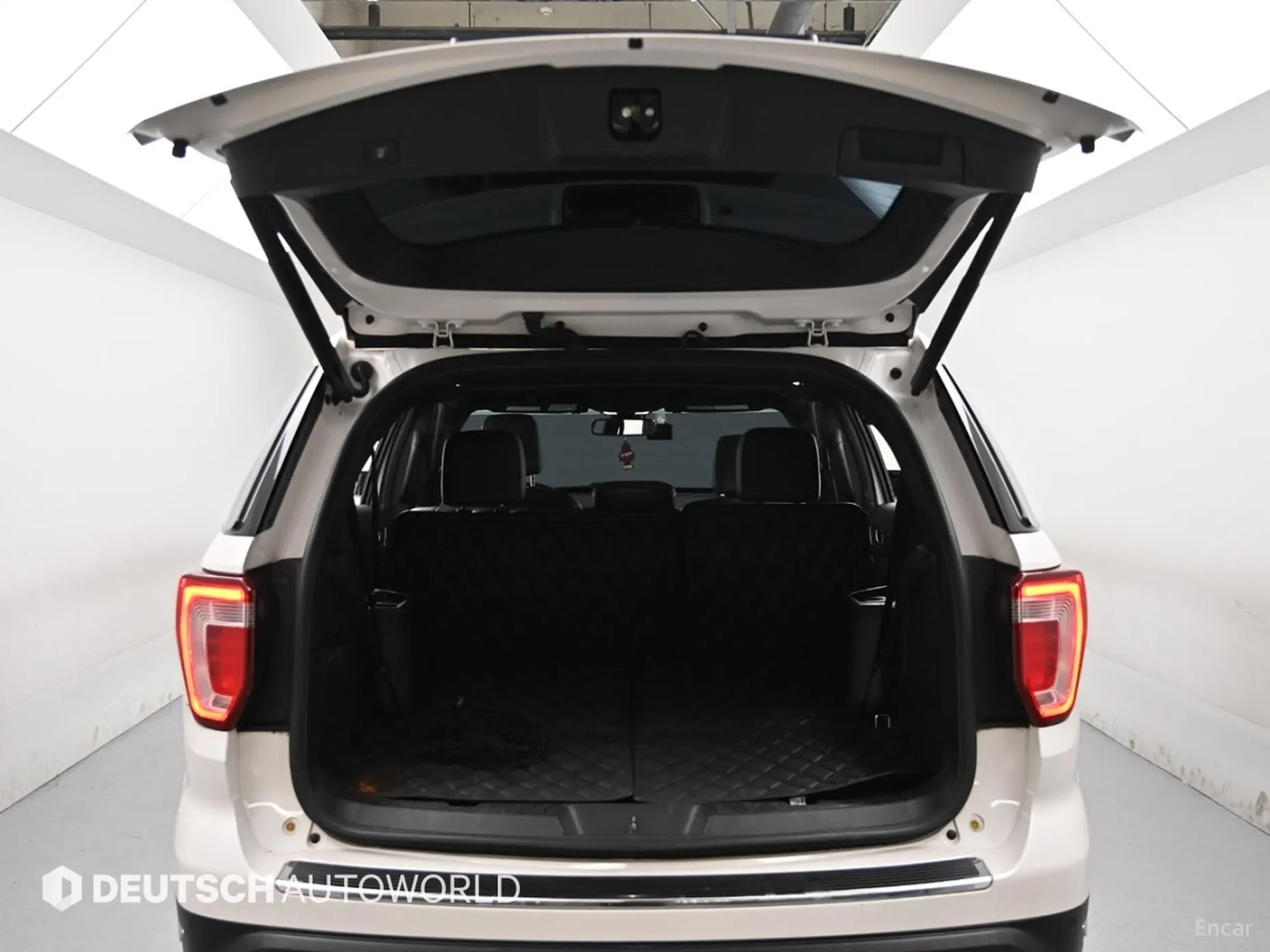 Ford Explorer превью 19
