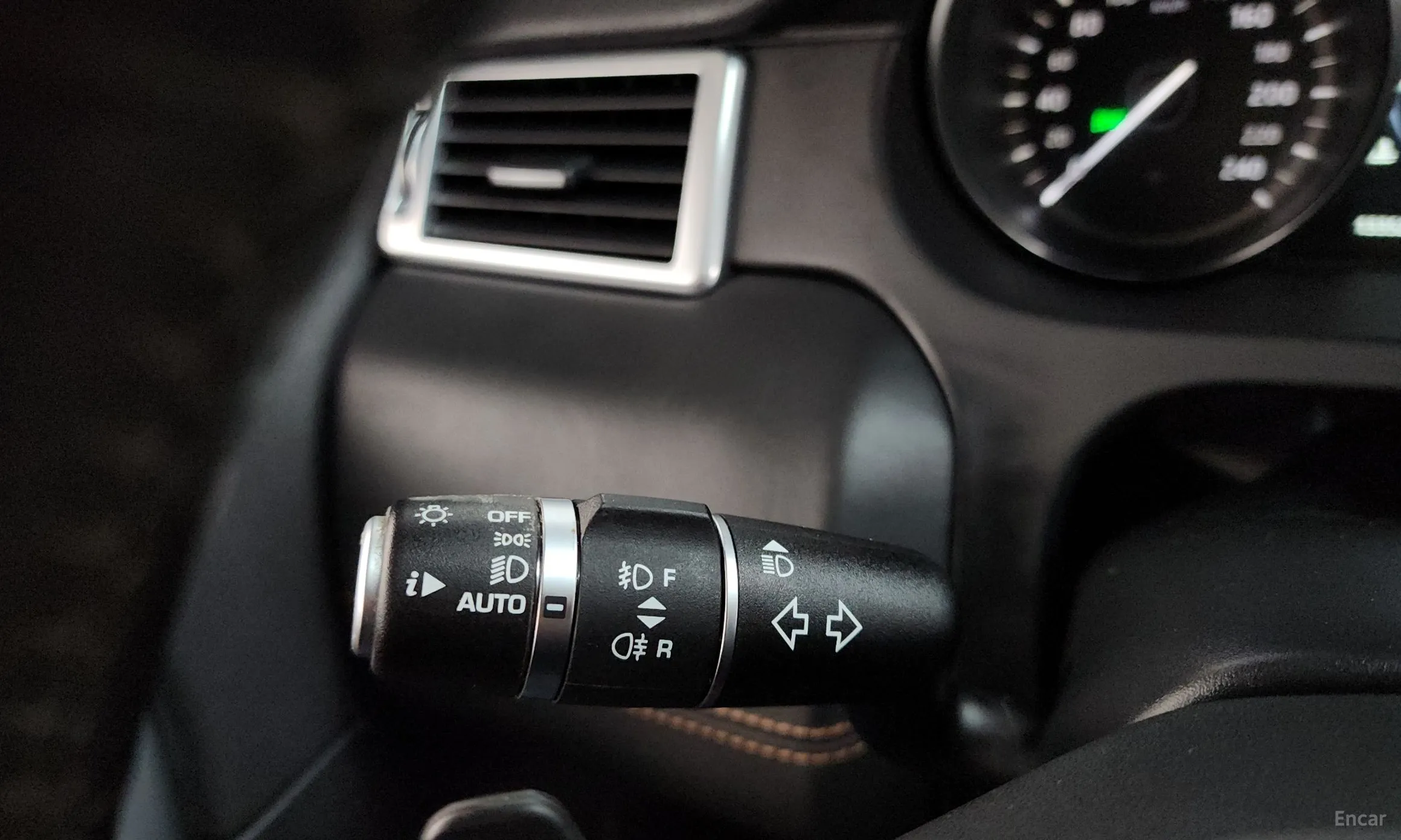 Land Rover Discovery Sports превью 20