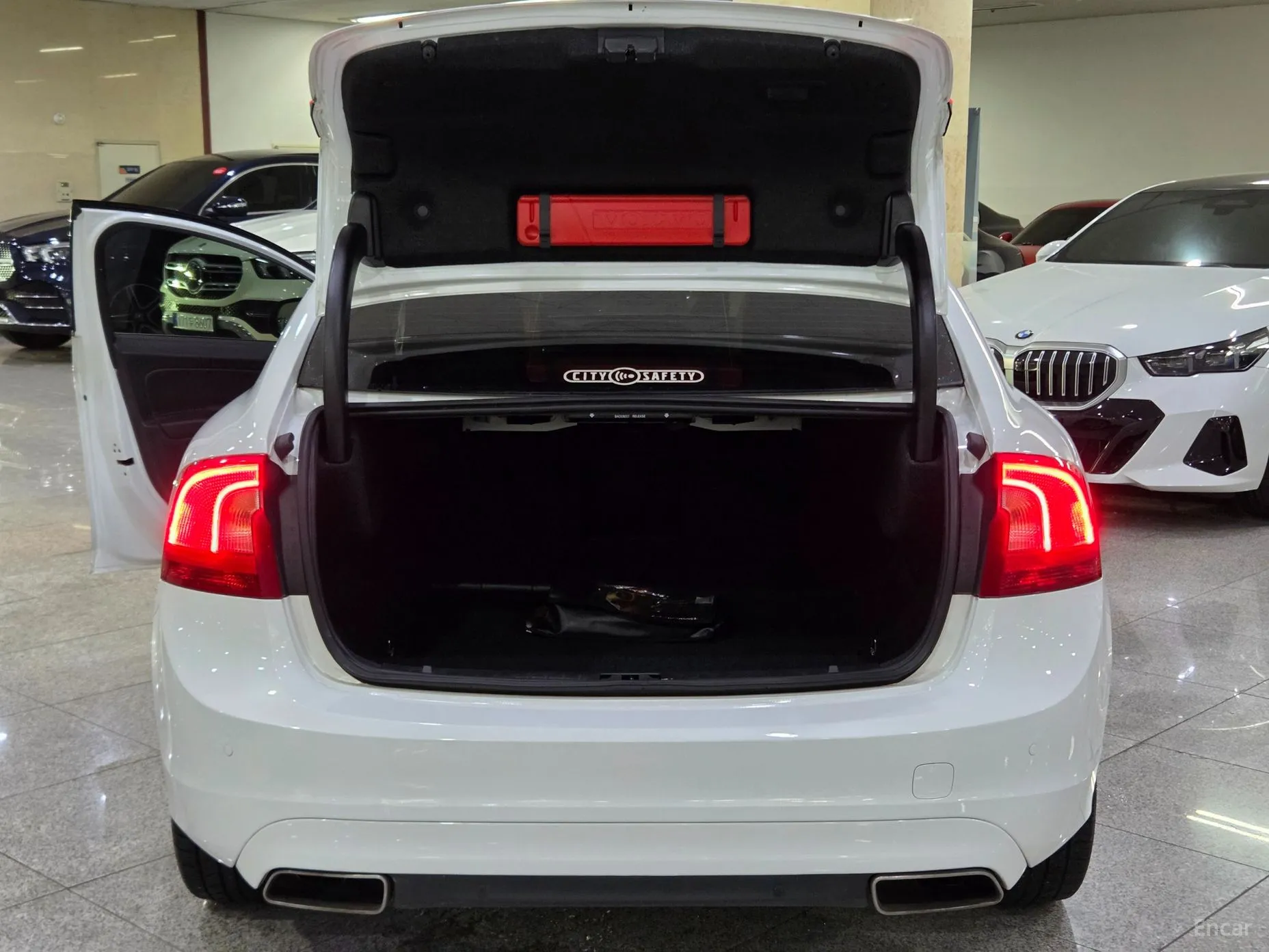 Volvo S60 превью 19