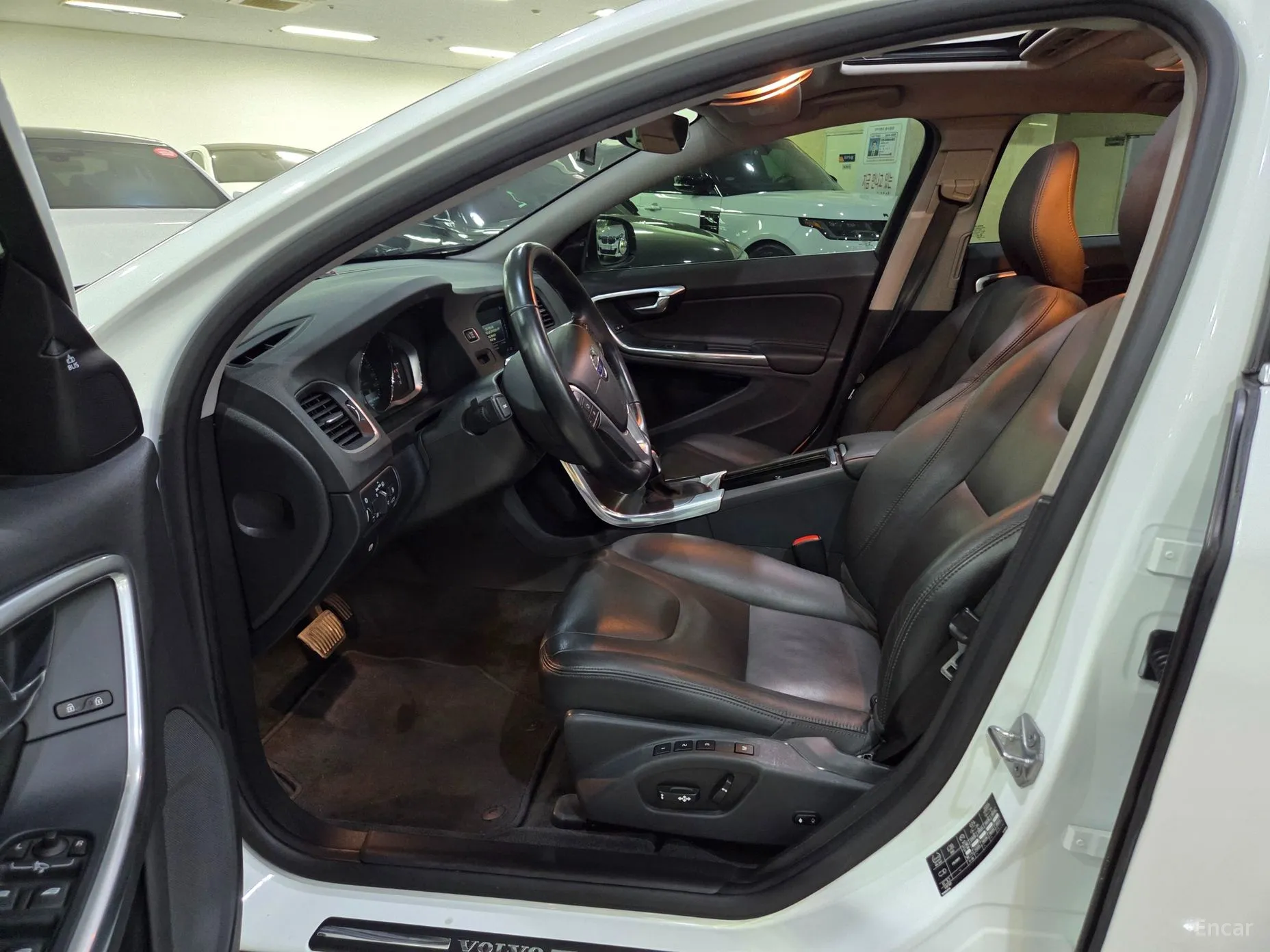 Volvo S60 превью 6