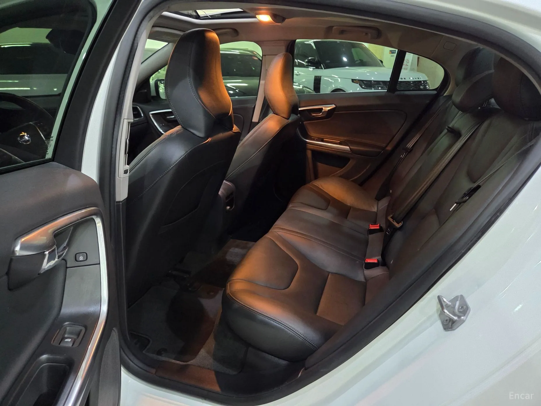 Volvo S60 превью 7