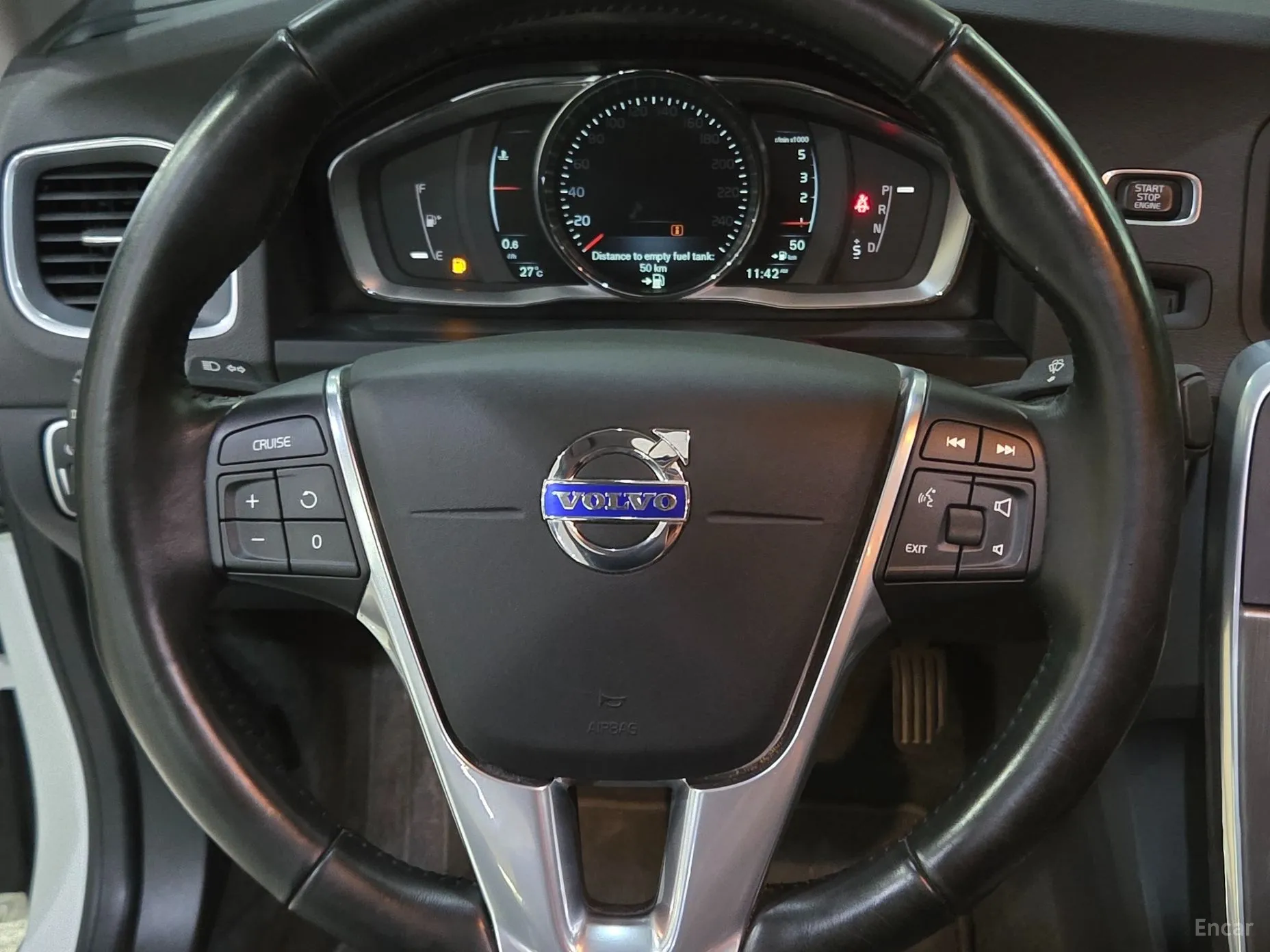 Volvo S60 превью 9