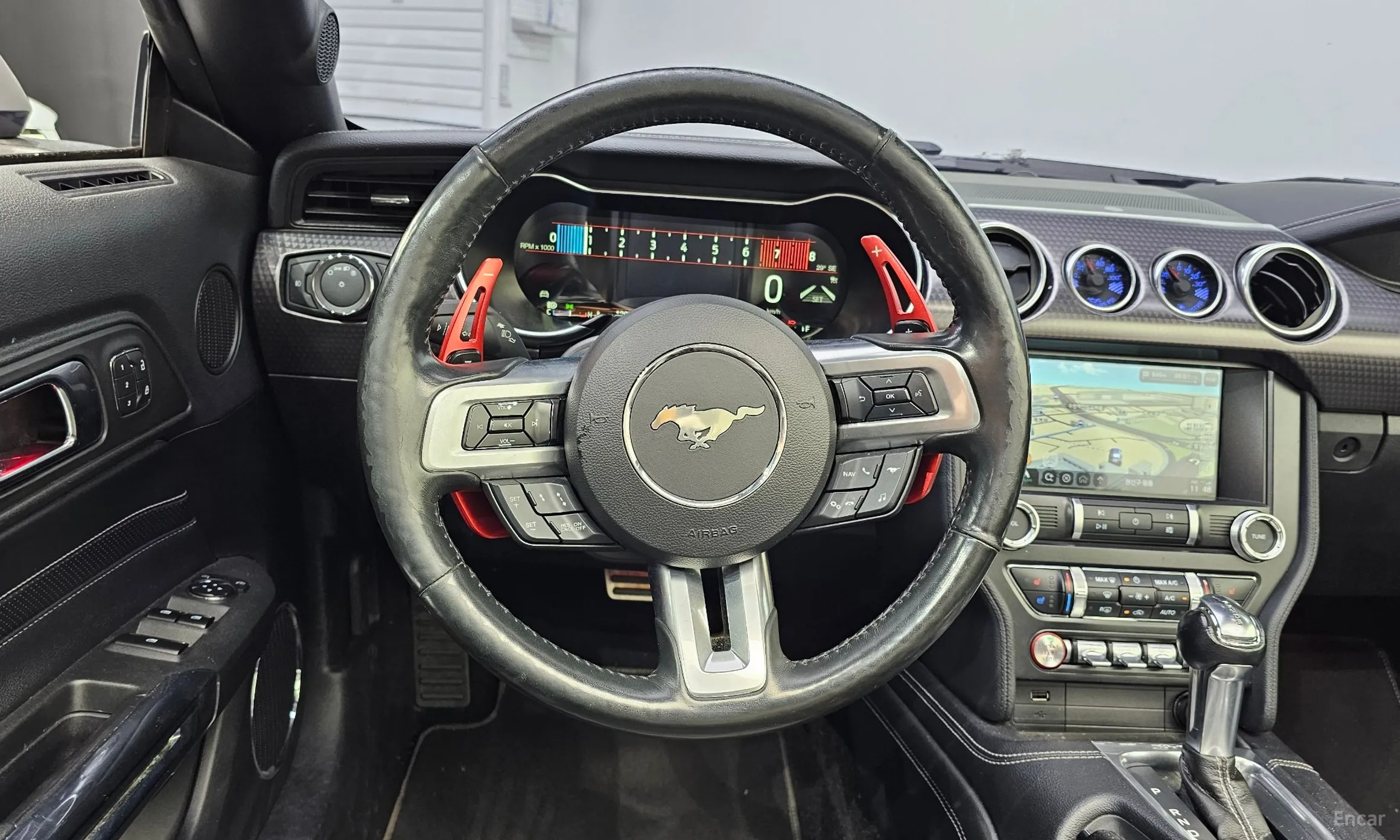 Ford Mustang превью 13