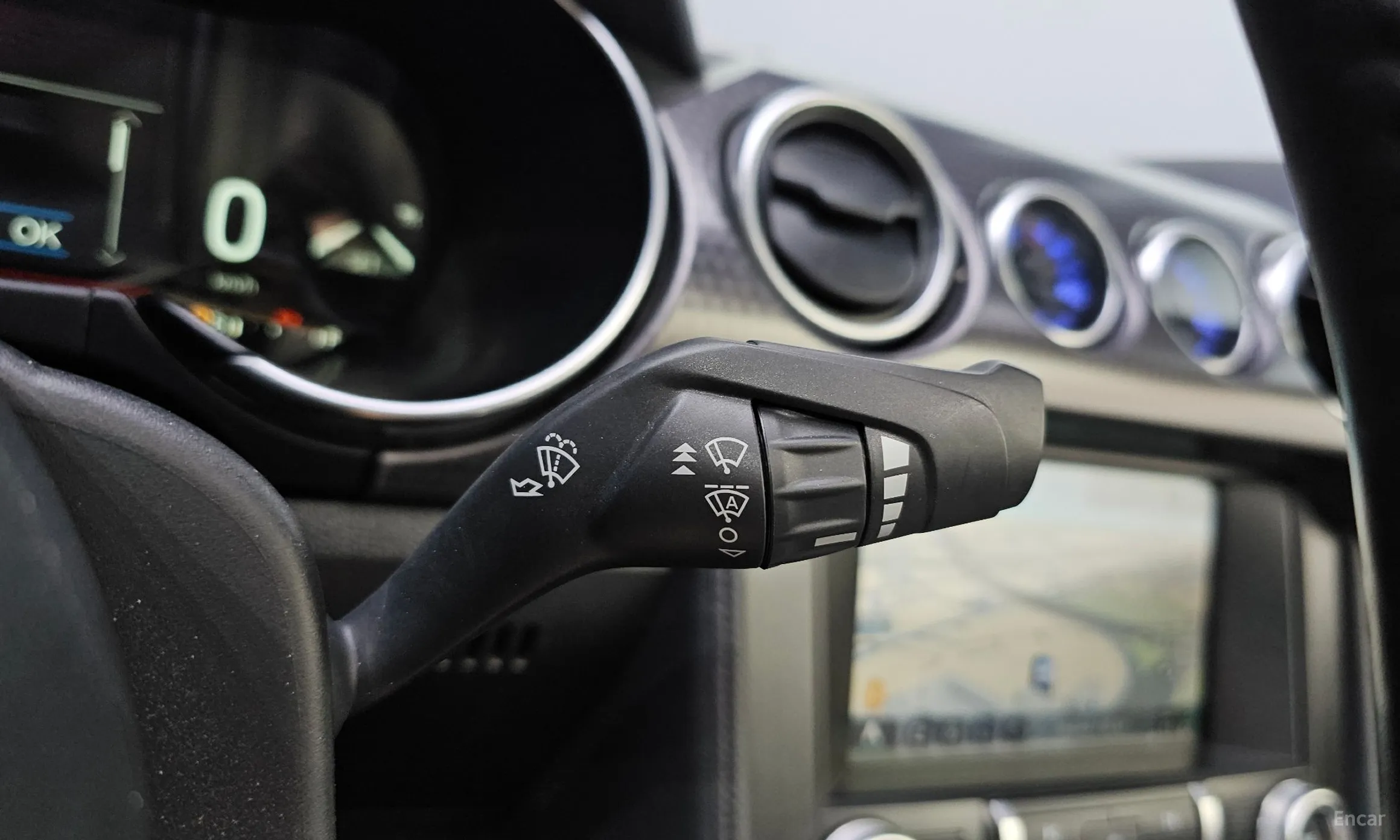 Ford Mustang превью 19