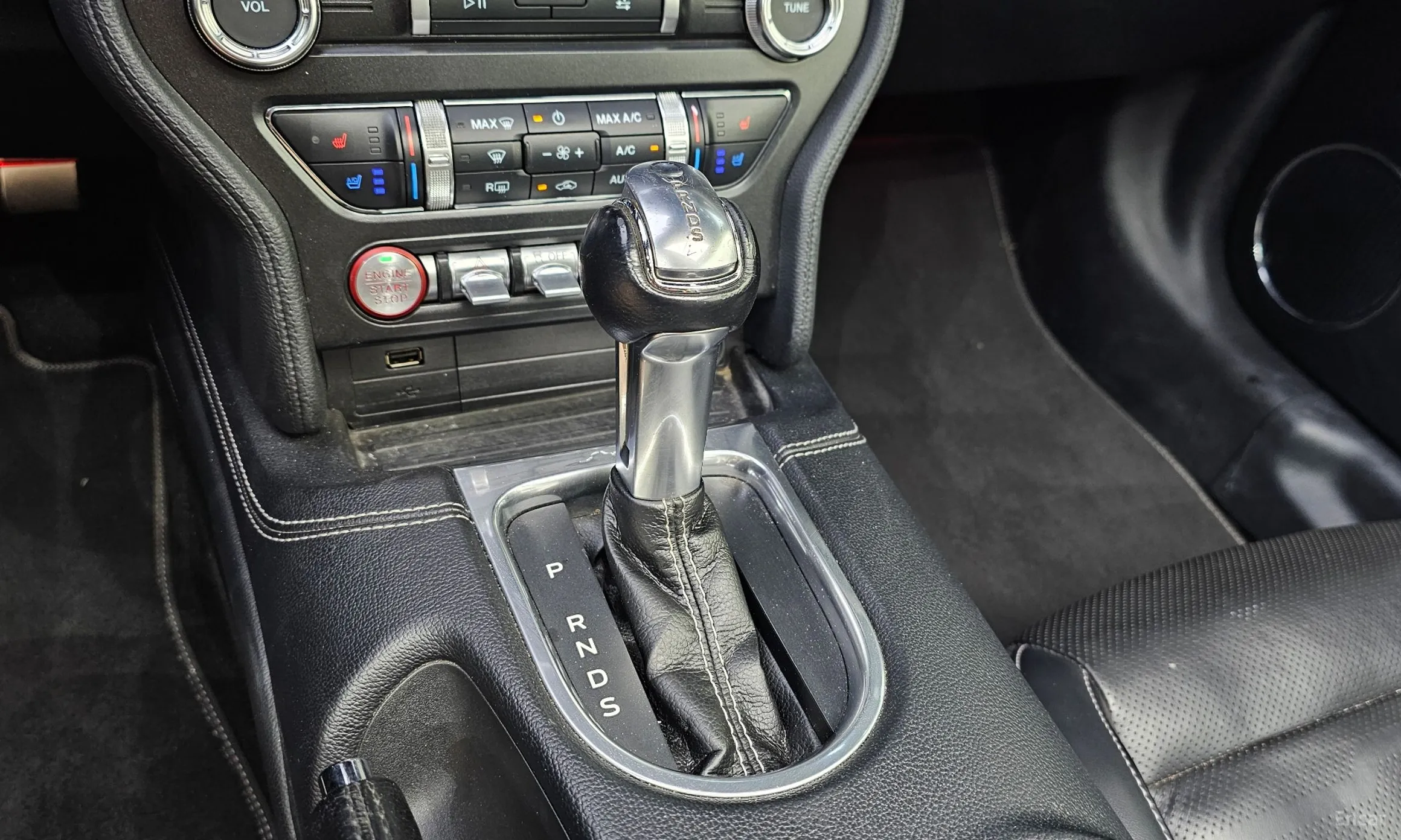 Ford Mustang превью 9