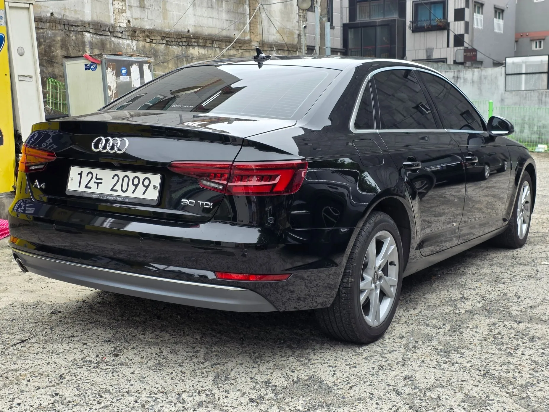 Audi A4 (B9) превью 2