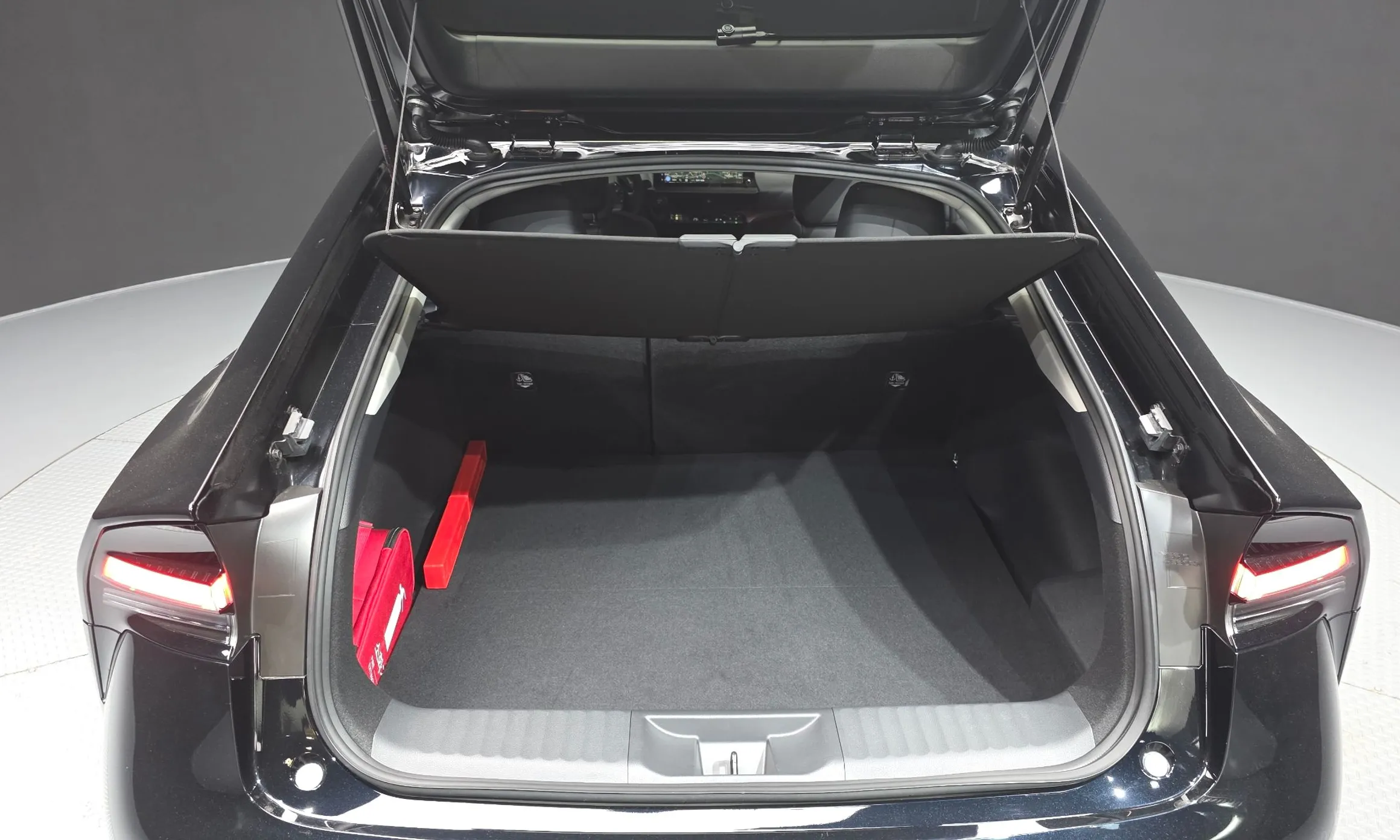 Toyota Prius 5th Generation превью 20