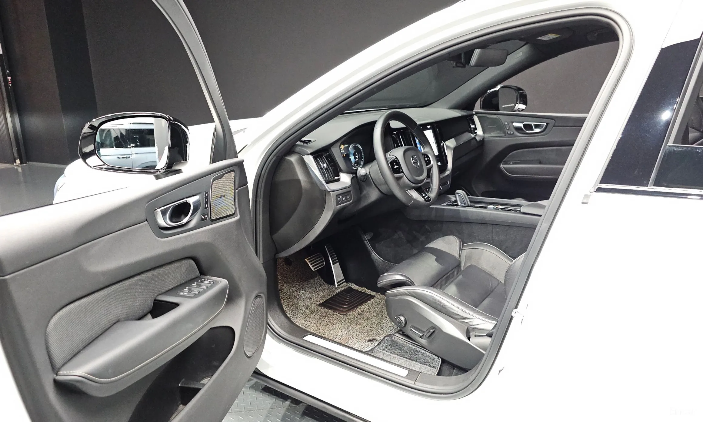 Volvo XC60 Gen 2 превью 10