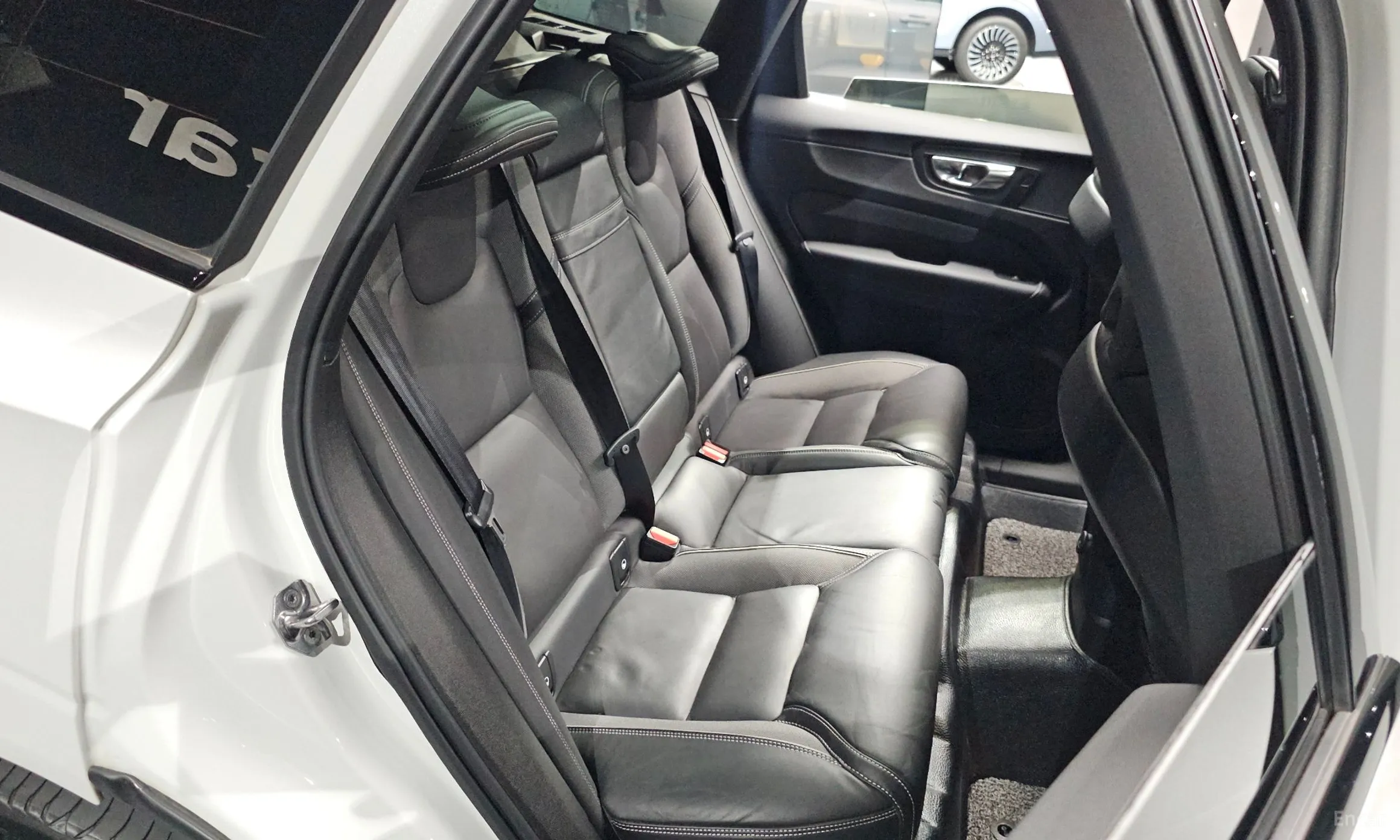 Volvo XC60 Gen 2 превью 11